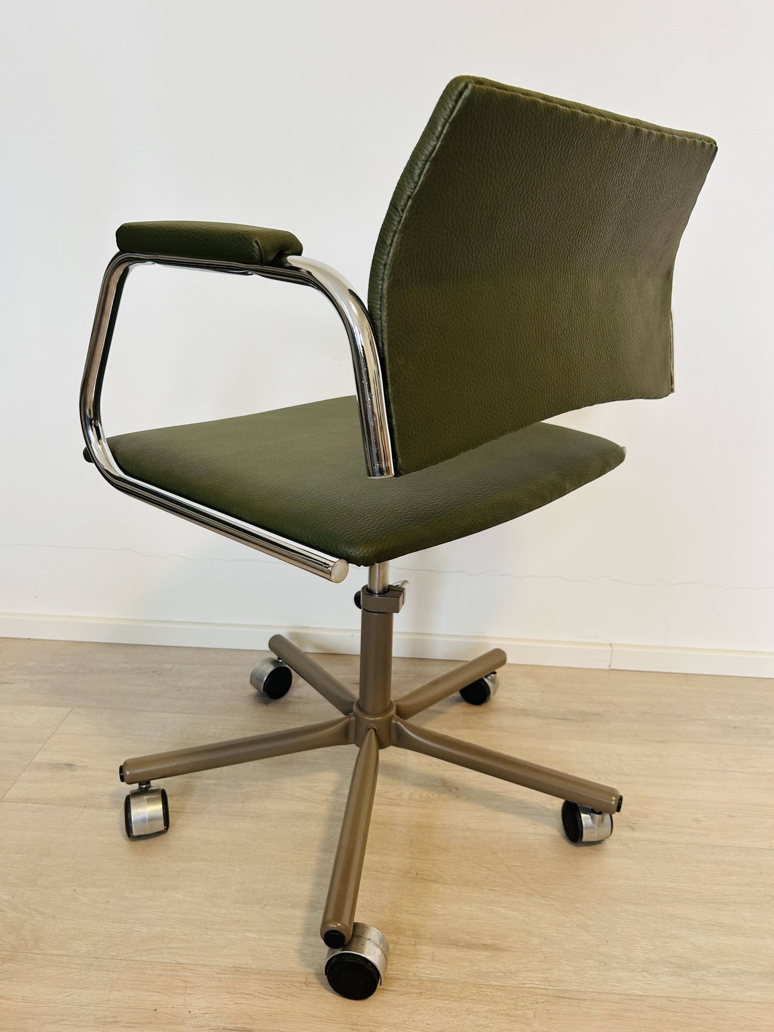 Vintage Fern Grey Office Arm Chair from Kovona Model K-380 from Czech 1970’s