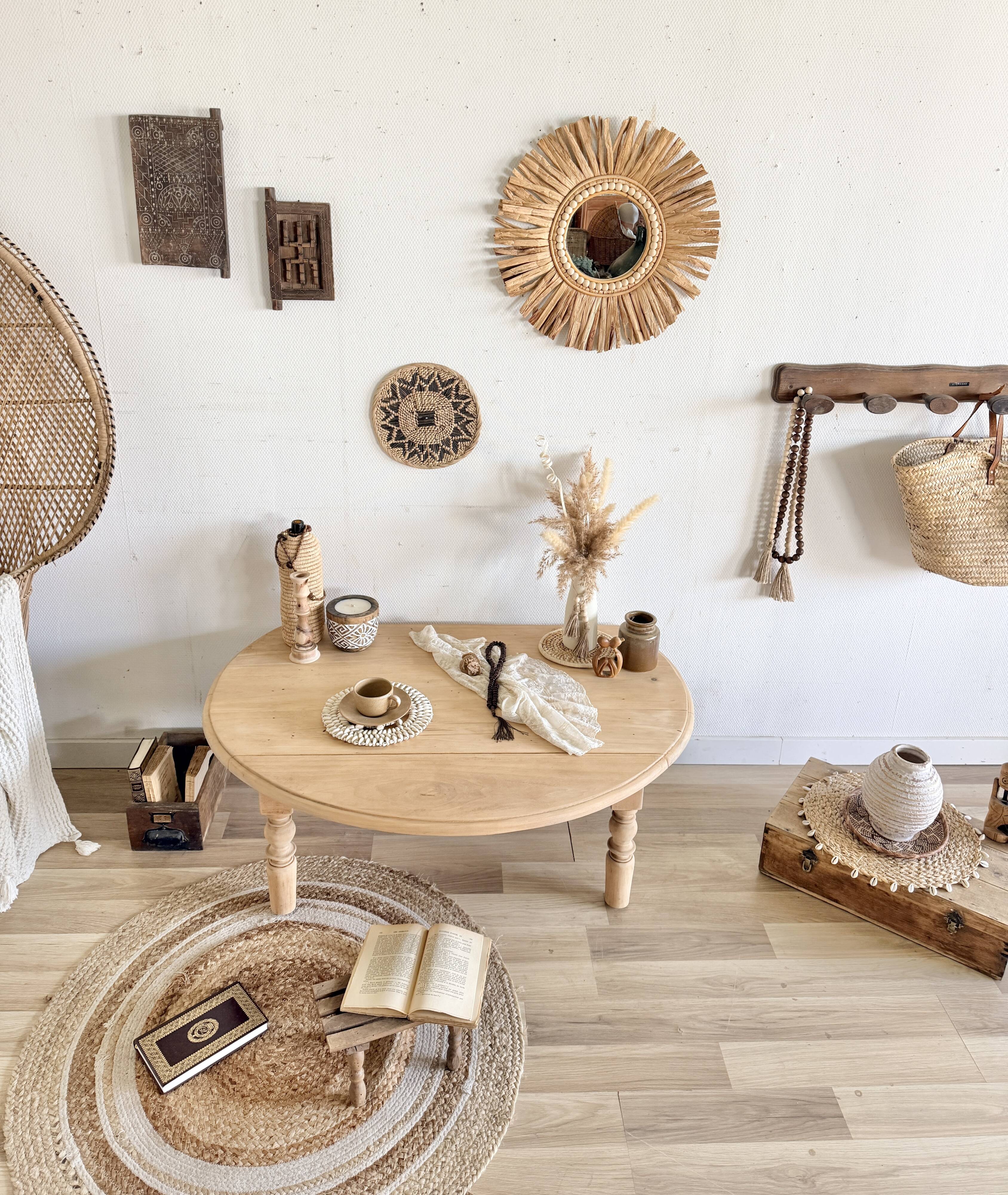 Folding coffee table