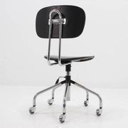 Chaise de bureau à roulettes en chrome