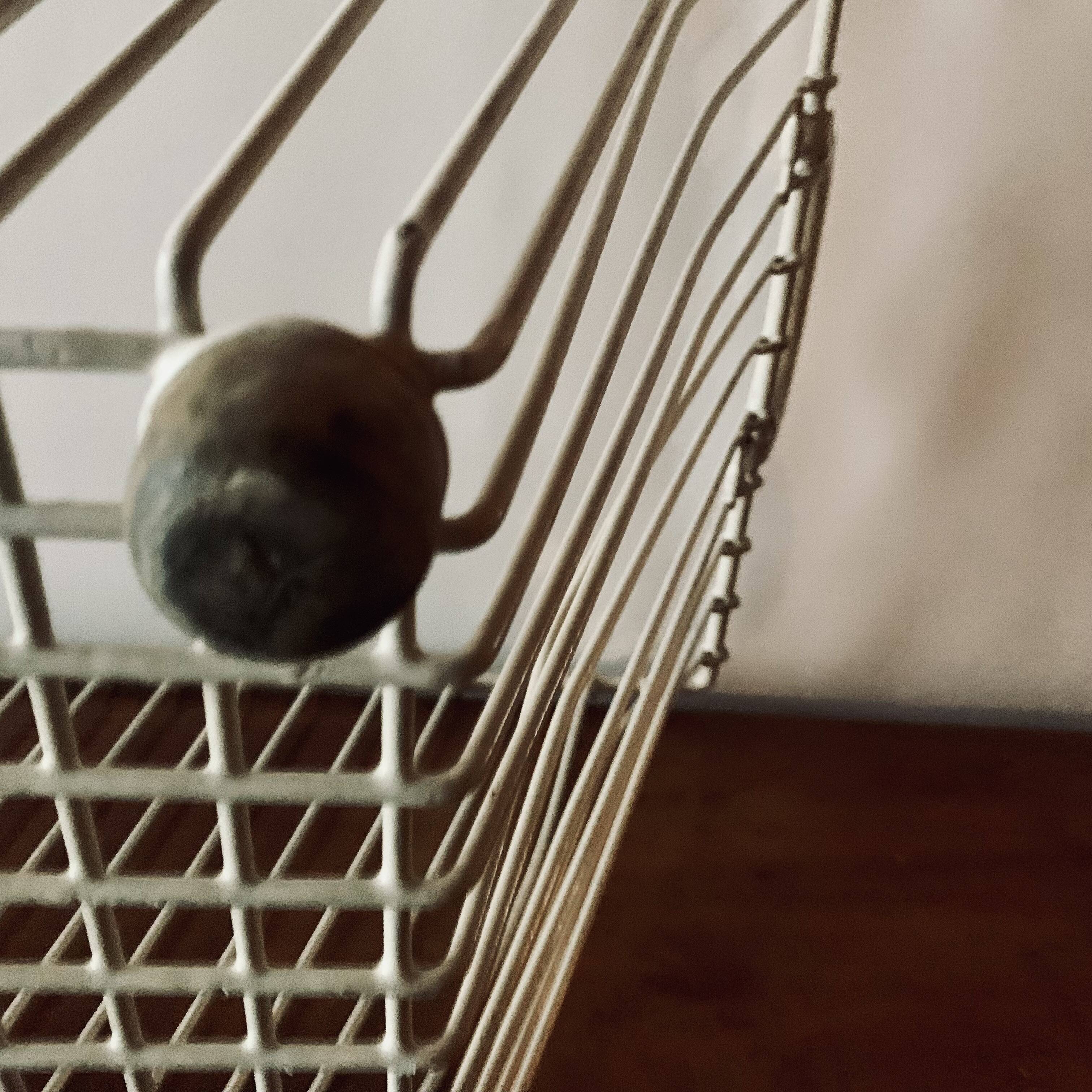 Old large metal basket/basket - laundry basket