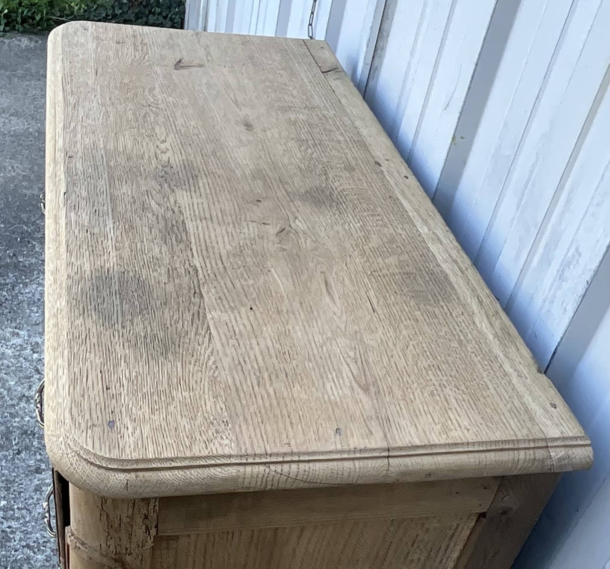 Louis XV chest of drawers in solid oak, late 18th century – Loire Valley