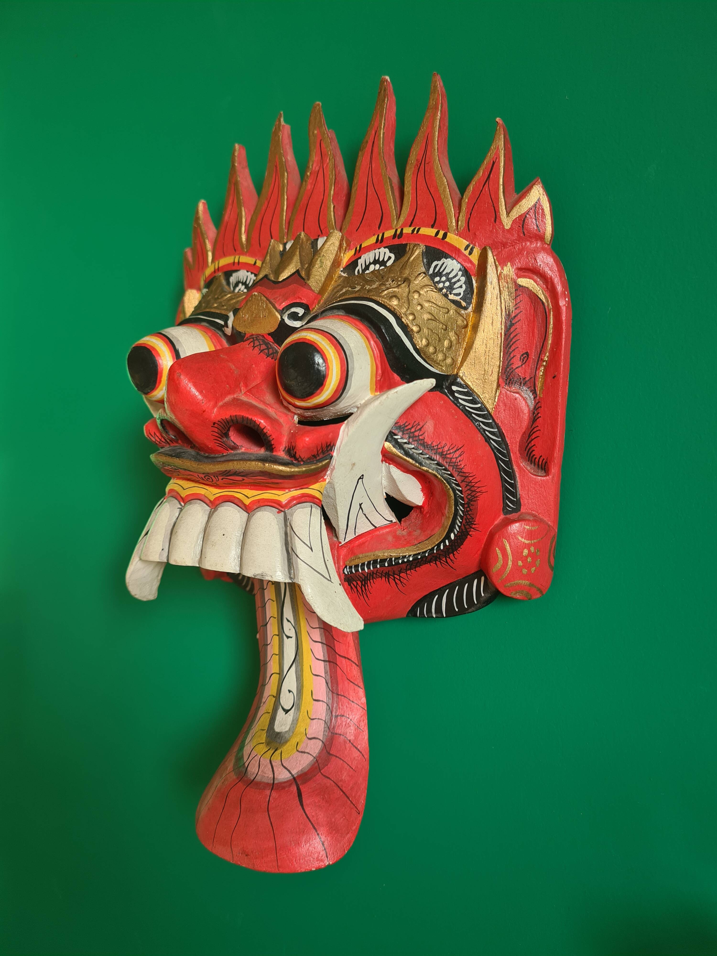 Barong mask whale in carved wood - 28 cm - red demon
