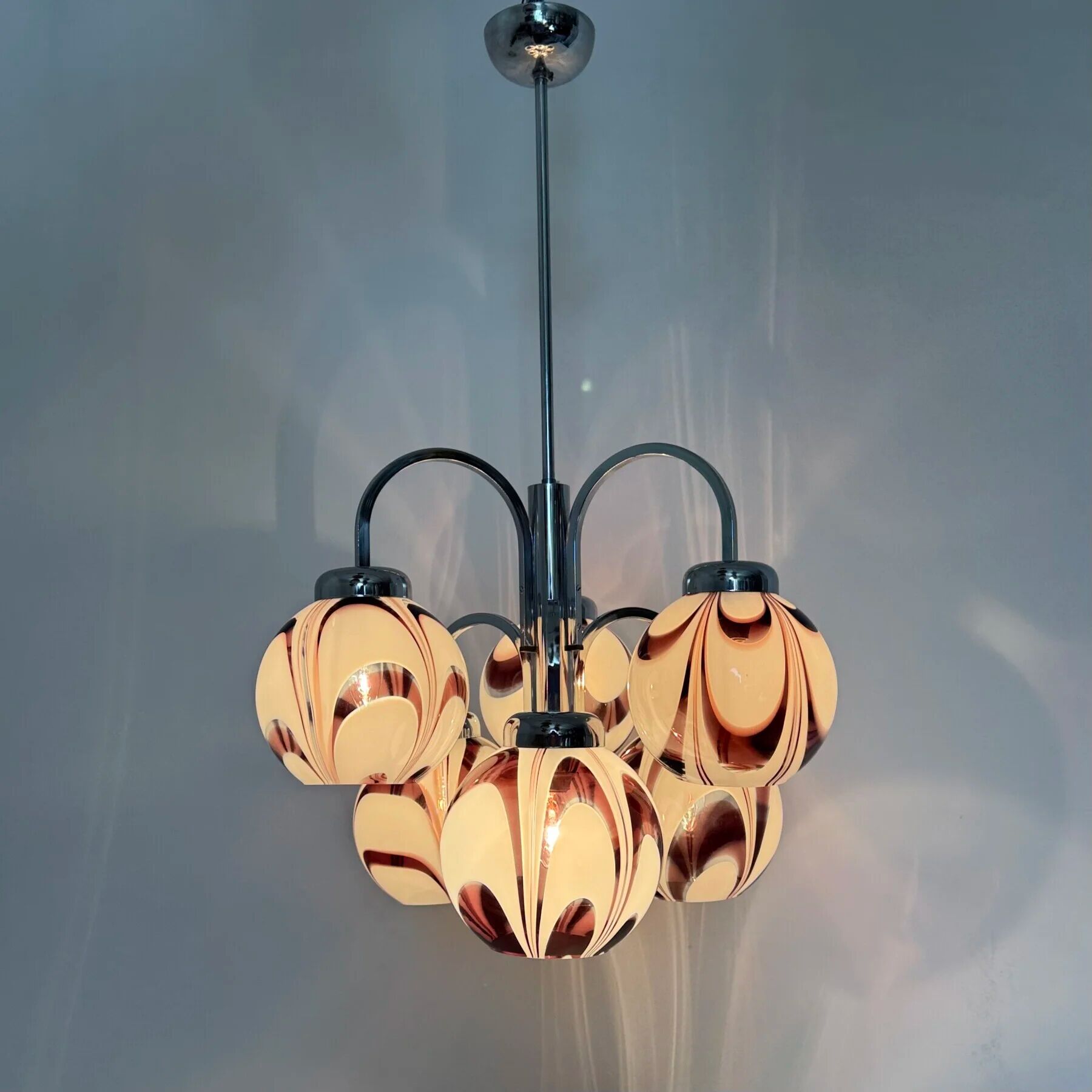 XL Italian purple and white Murano glass swirl chandelier, 1970s
