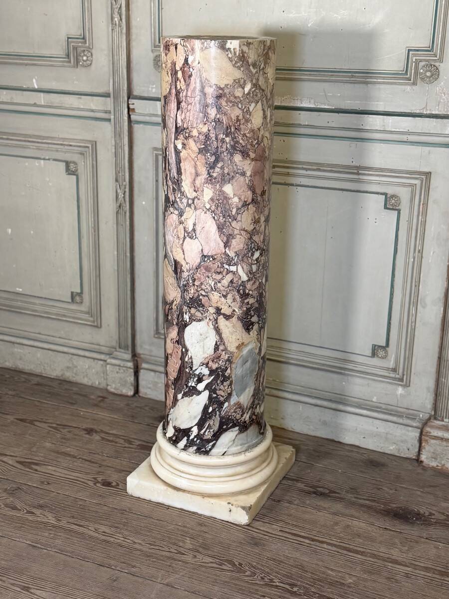 Column in purple and white breccia marble from Carrara, 19th century