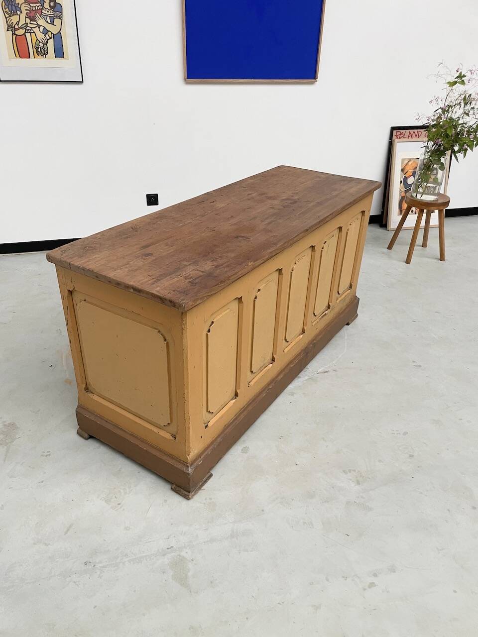 Yellow patina commercial counter from the 50s