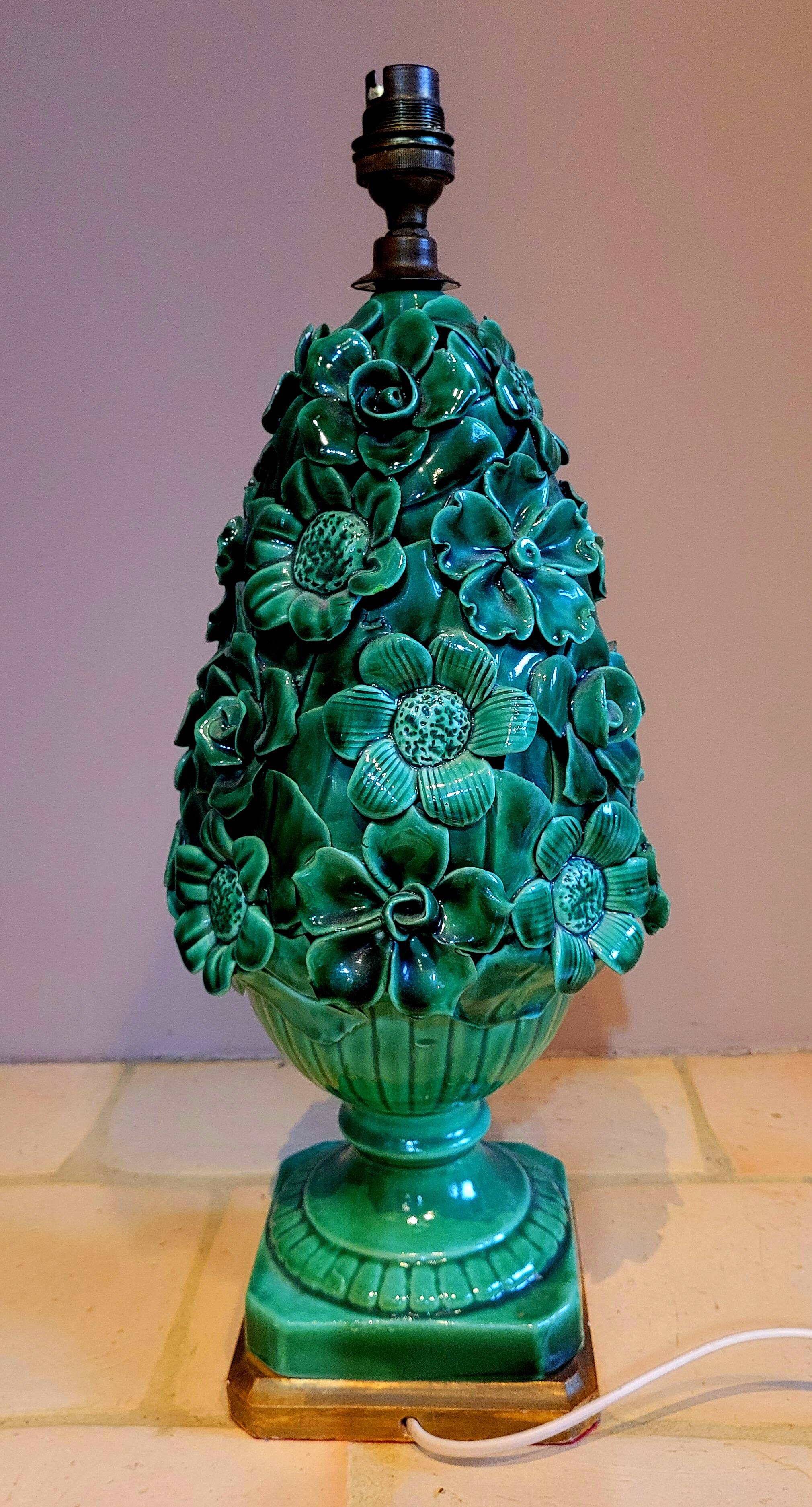 Vintage Flora Manises lamp in ceramic from the 1950s.