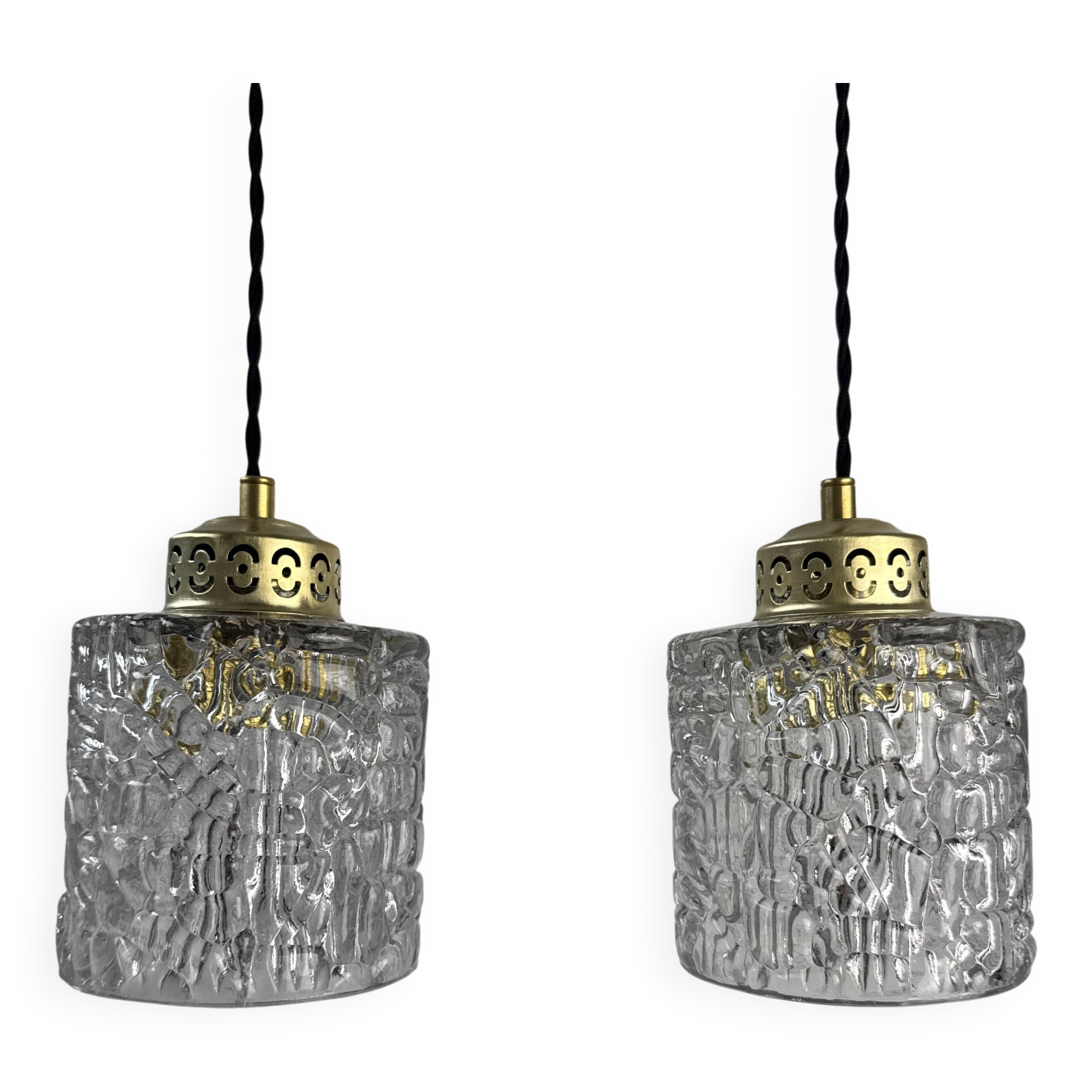 Paire d’anciennes suspensions en verre vintage