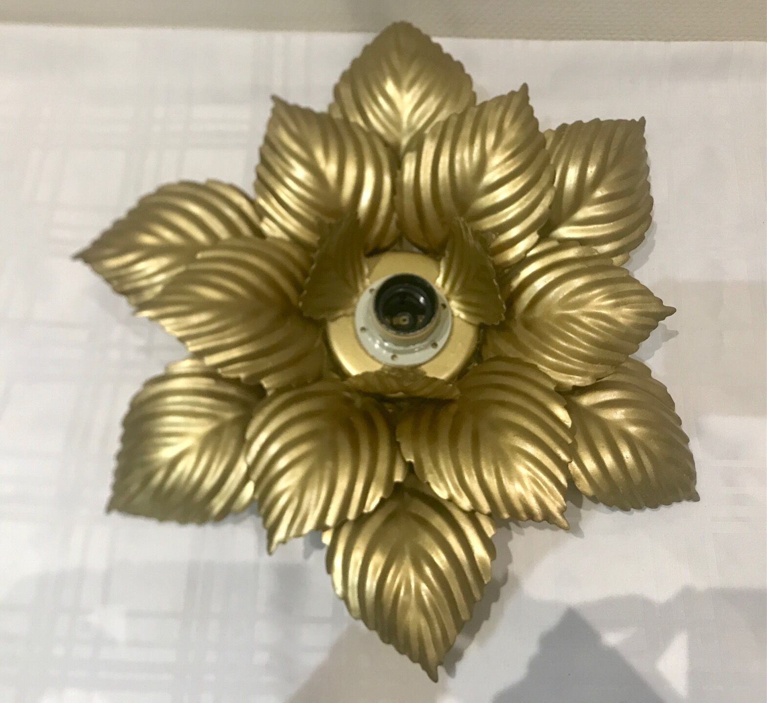 Wall lamp or ceiling lamp golden flower