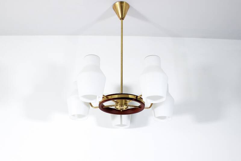 Danish suspension structure in brass and teak with 5 opaline heads