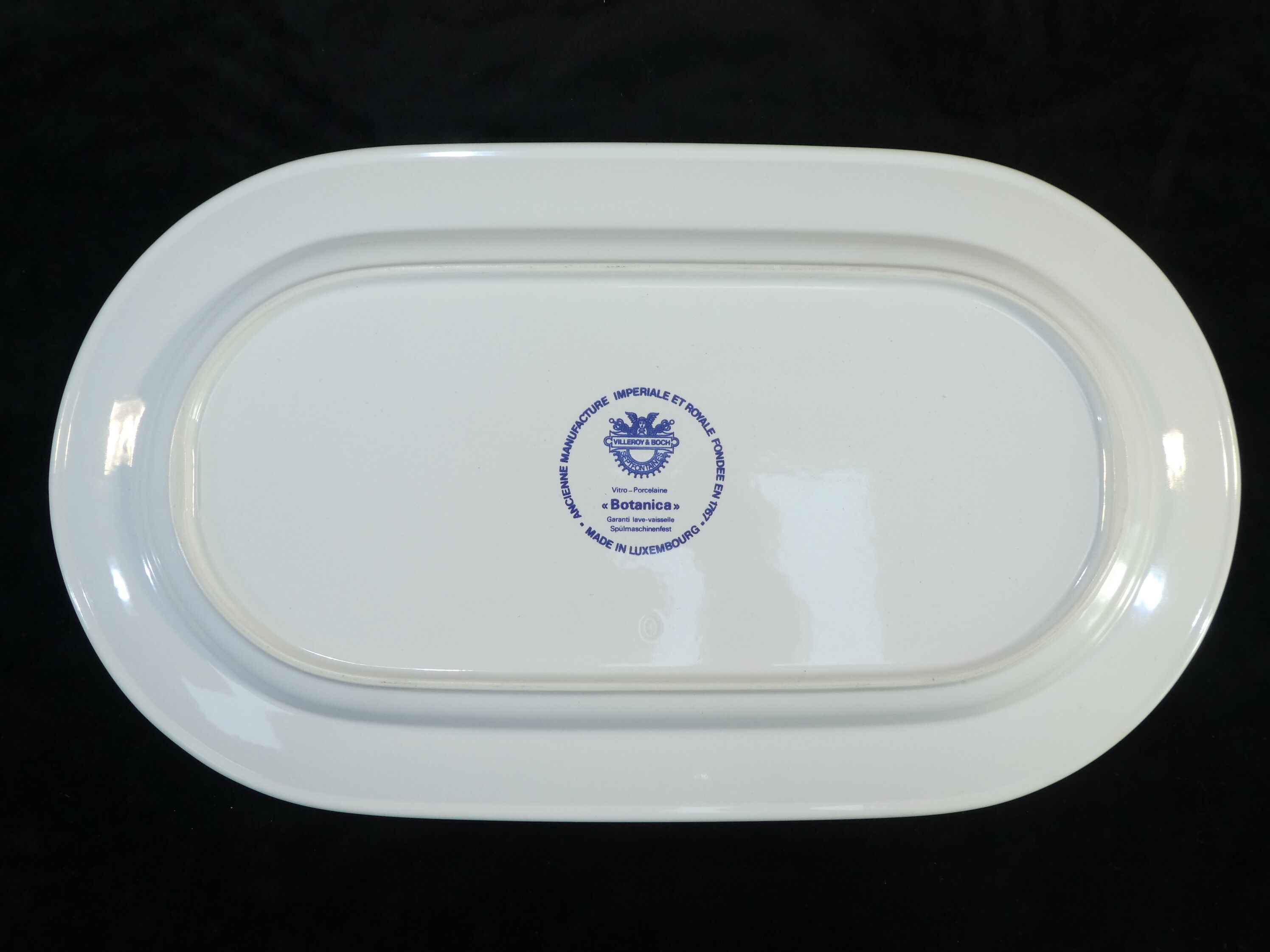 Large oval dish VILLEROY and BOCH model Botanica