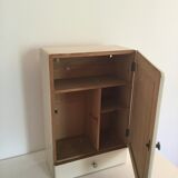 Armoire de pharmacie rétro