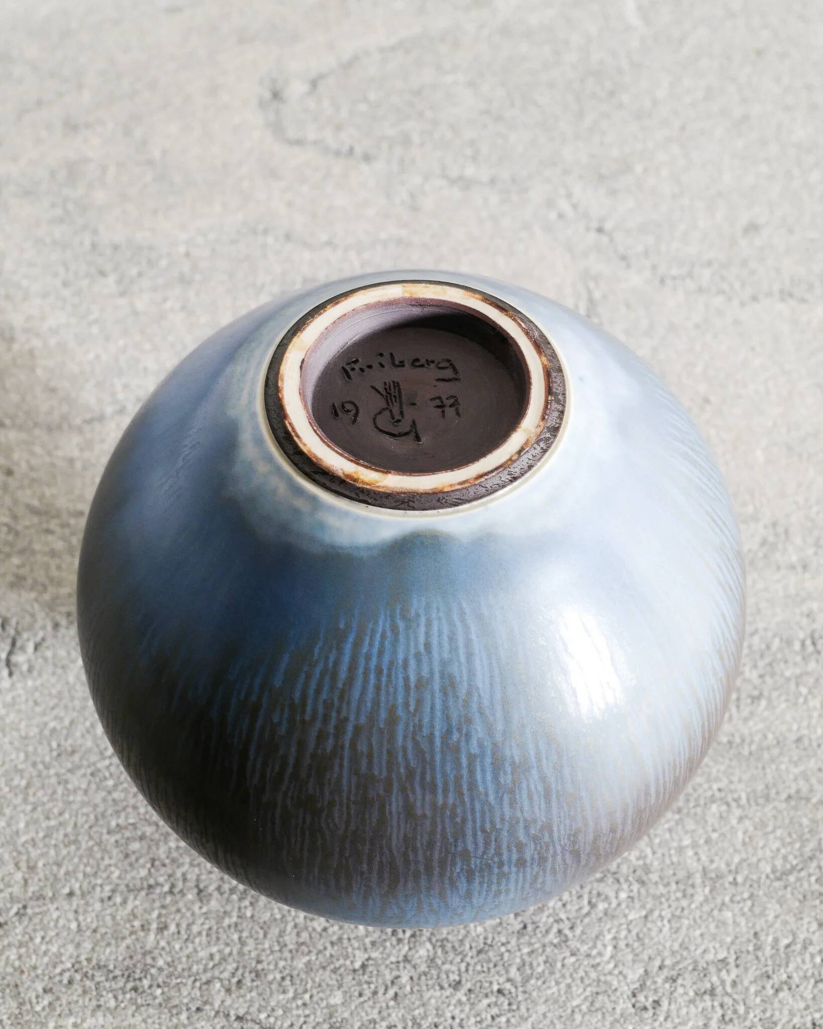 Ensemble de trois vases en céramique suédois du milieu du siècle par Berndt Friberg, années 1970.