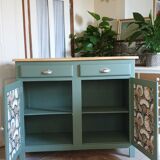 Green Parisian buffet