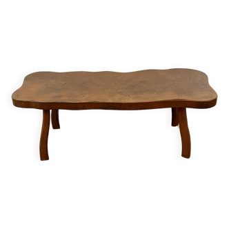Table basse aux formes organiques