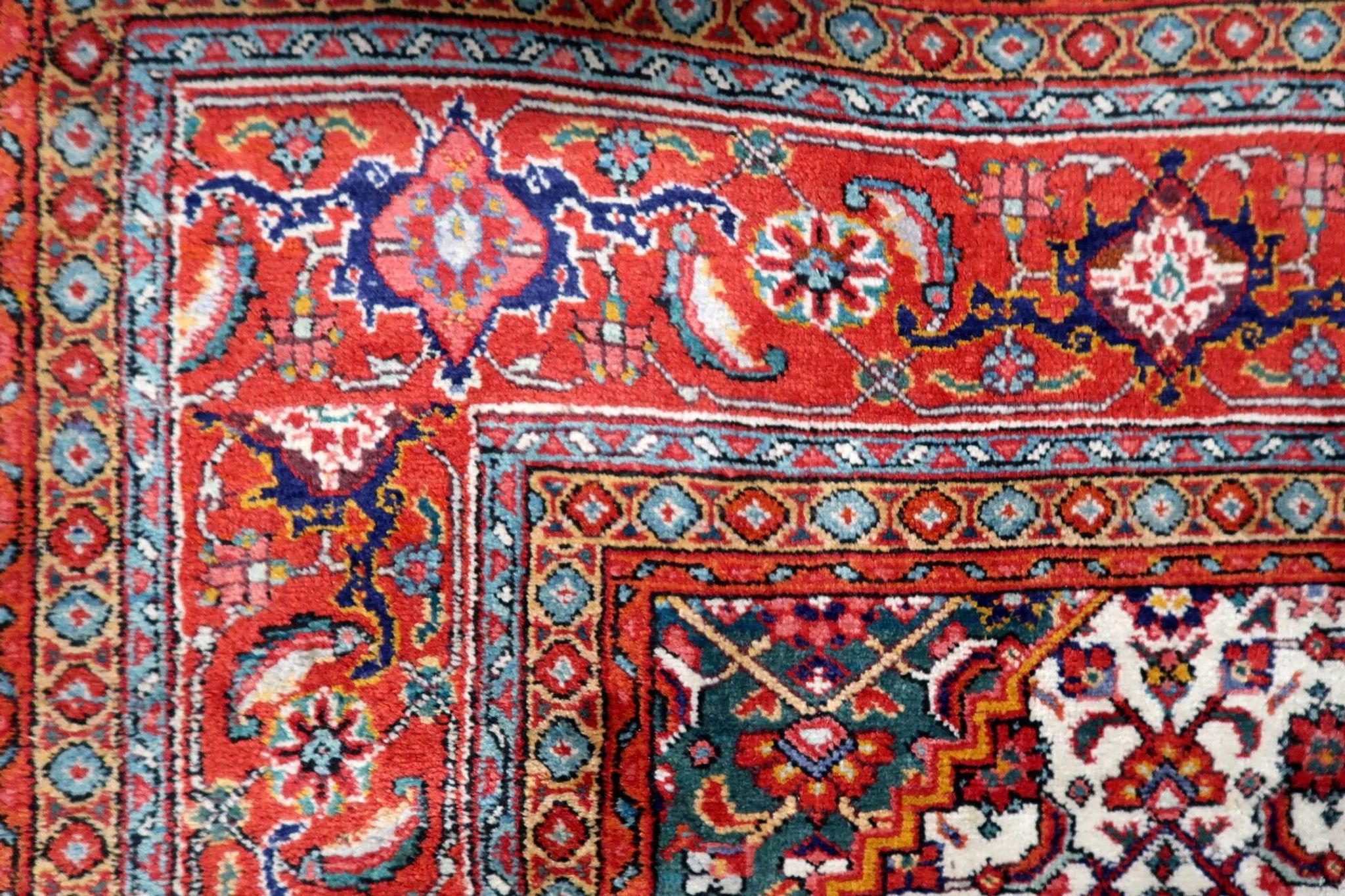 Tapis médaillon en laine vintage des années 1940, rouge et marine, 206 × 320 cm