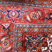 Tapis médaillon en laine vintage des années 1940, rouge et marine, 206 × 320 cm