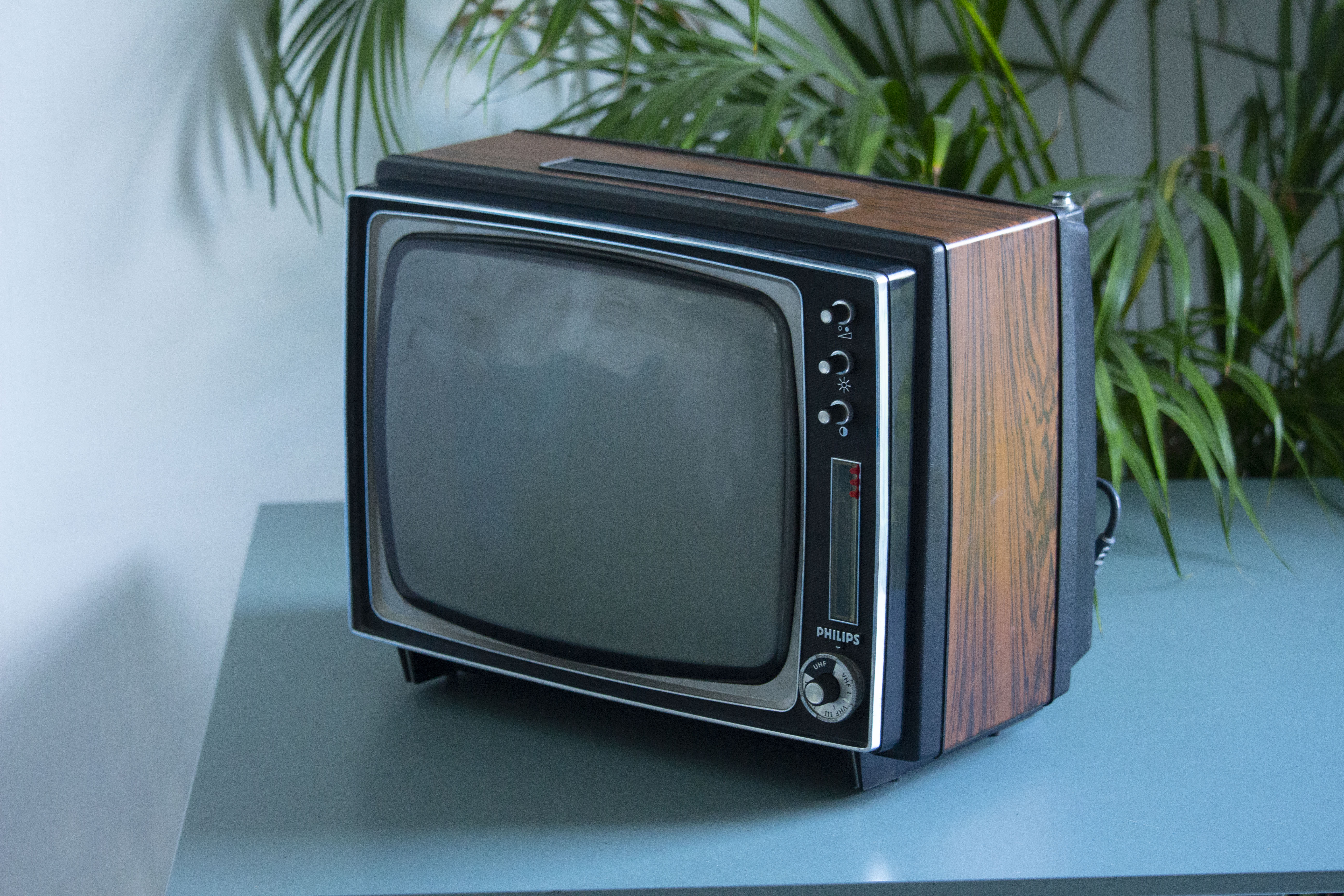 Téléviseur vintage Philips