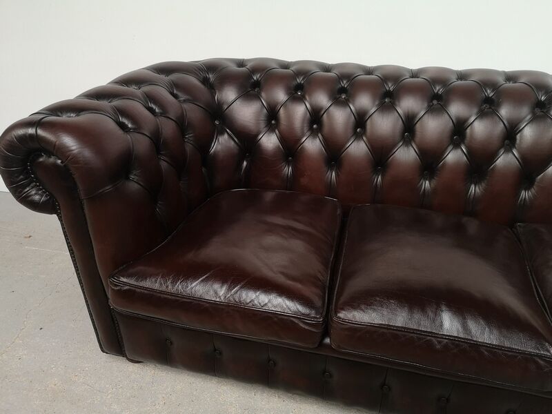 English style brown leather chesterfield sofa