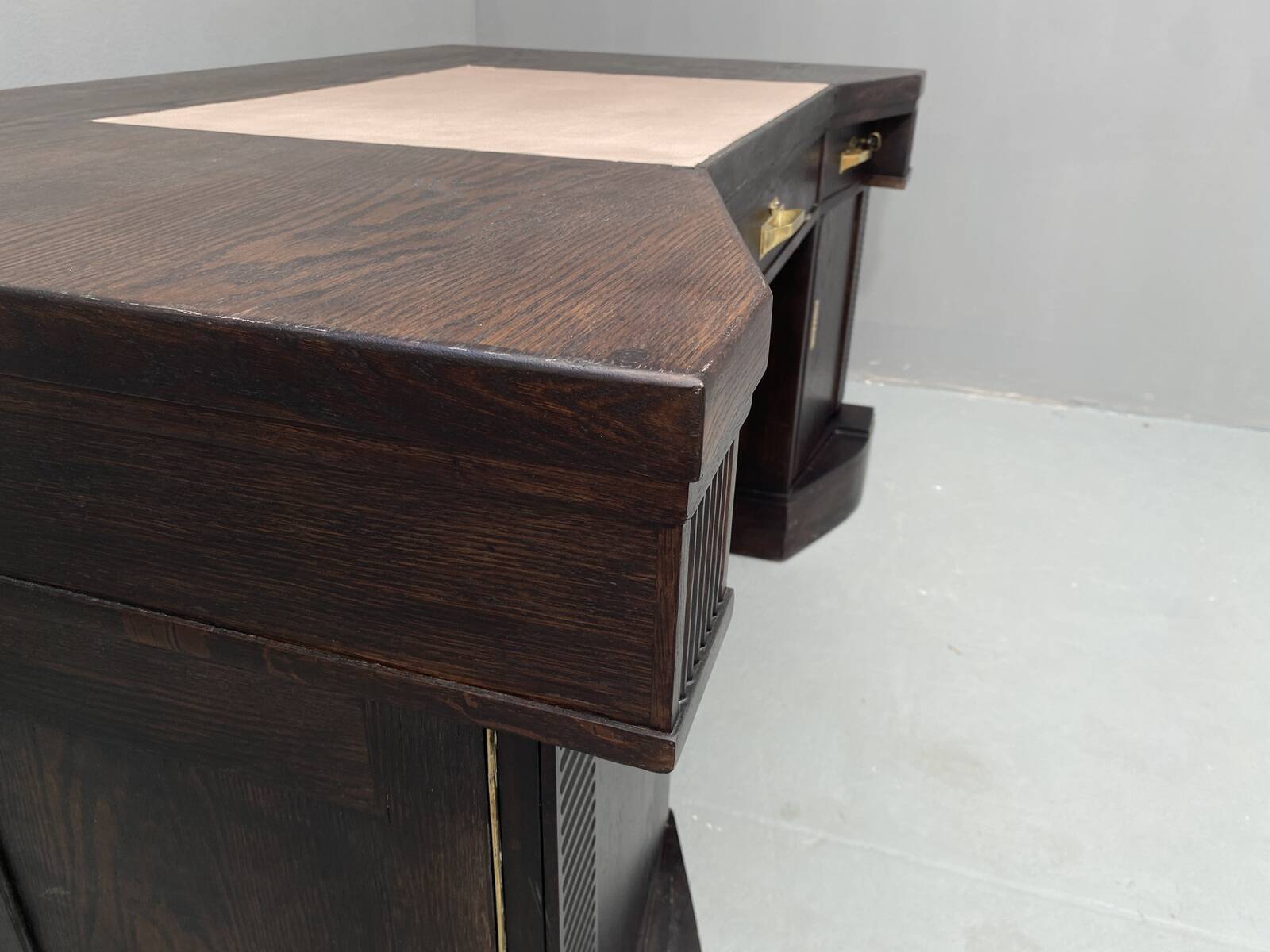 Bureau en chêne de style Sécession viennoise du début du XXe siècle