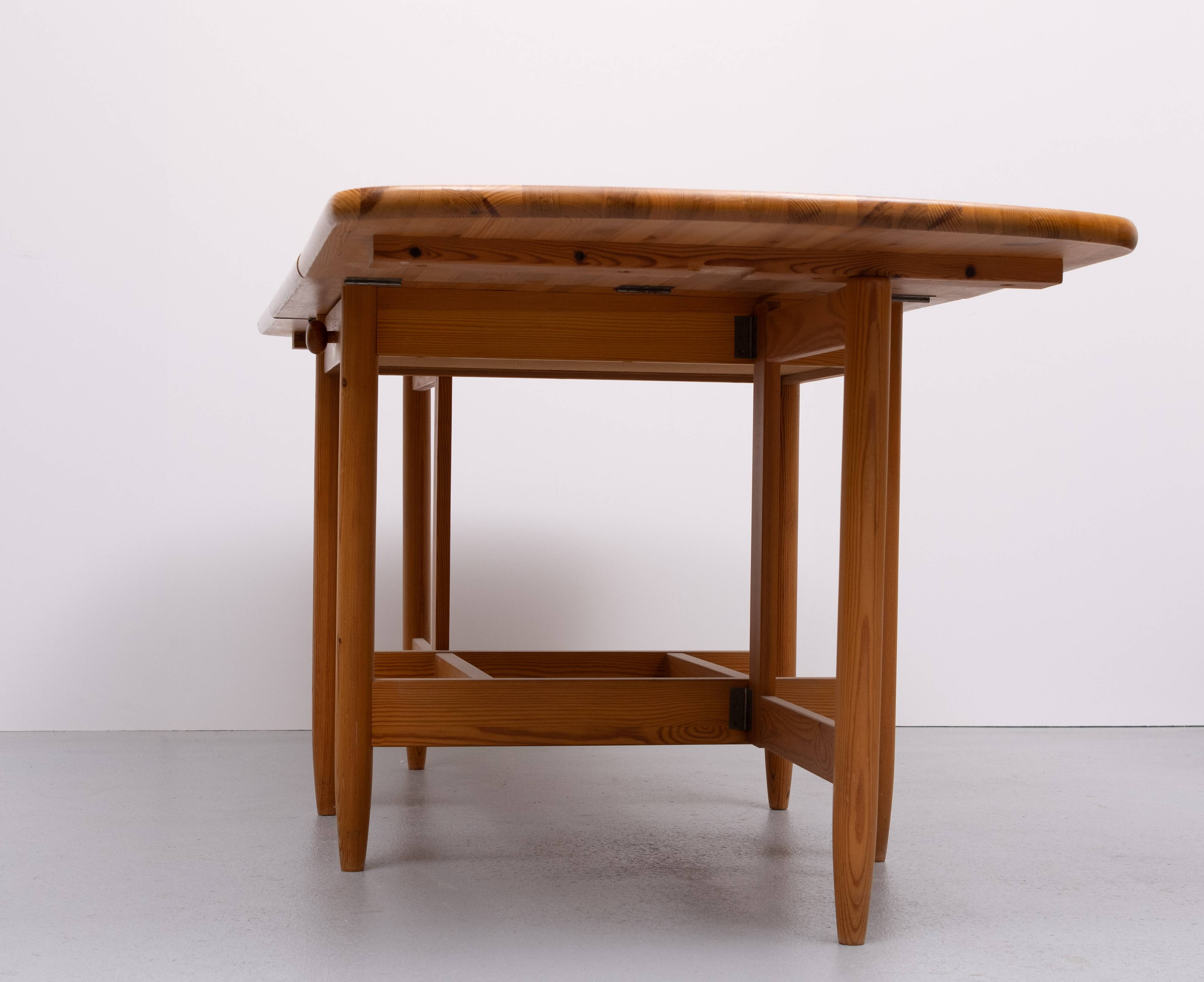 Eero Aarnio Solid Pine wood drop leaf dining table Laukaan Puu 1970s