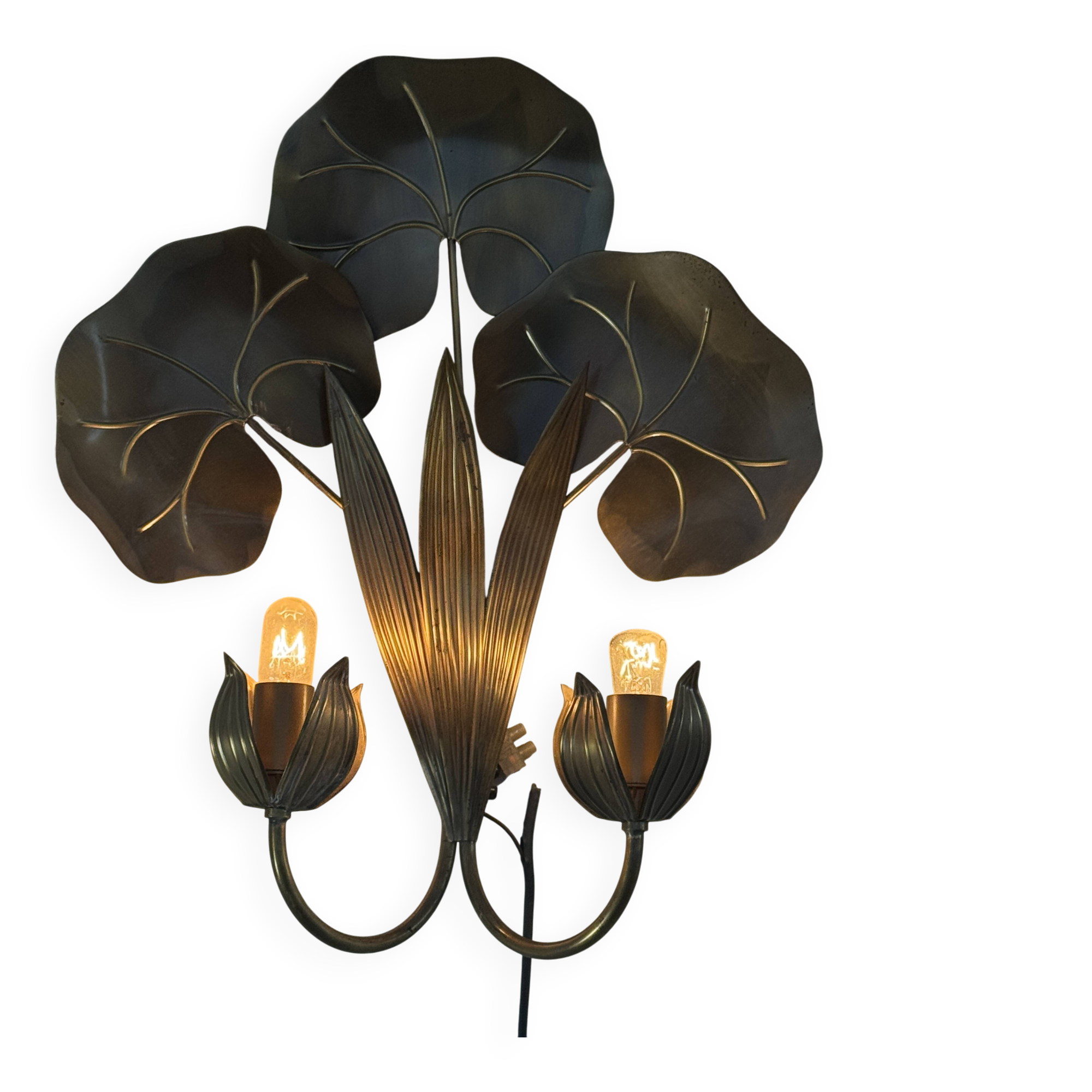 Golden brass wall lamp water lily 2 lights Hollywood Regency — 1970s