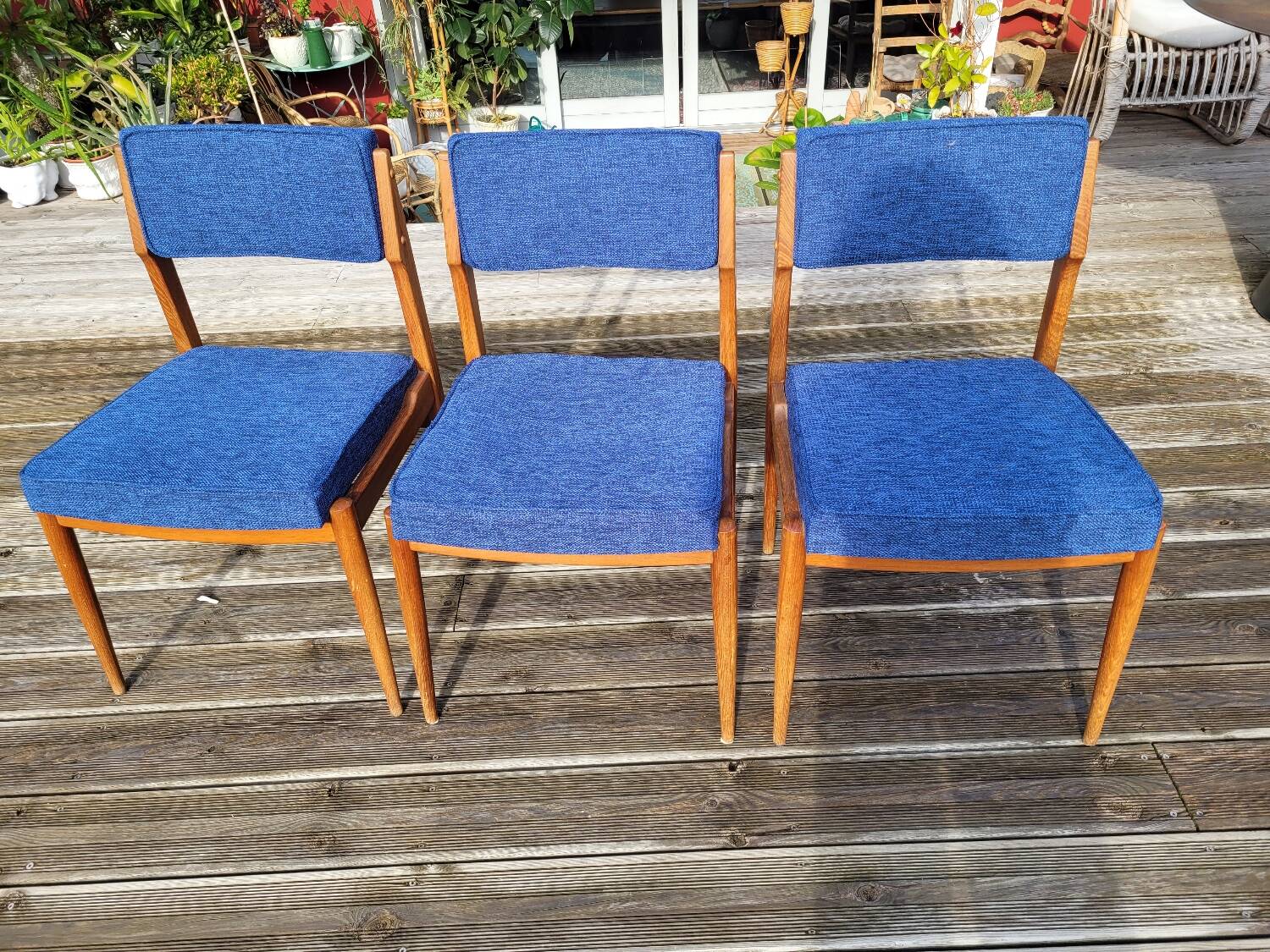 Set of 3 padded seat chairs