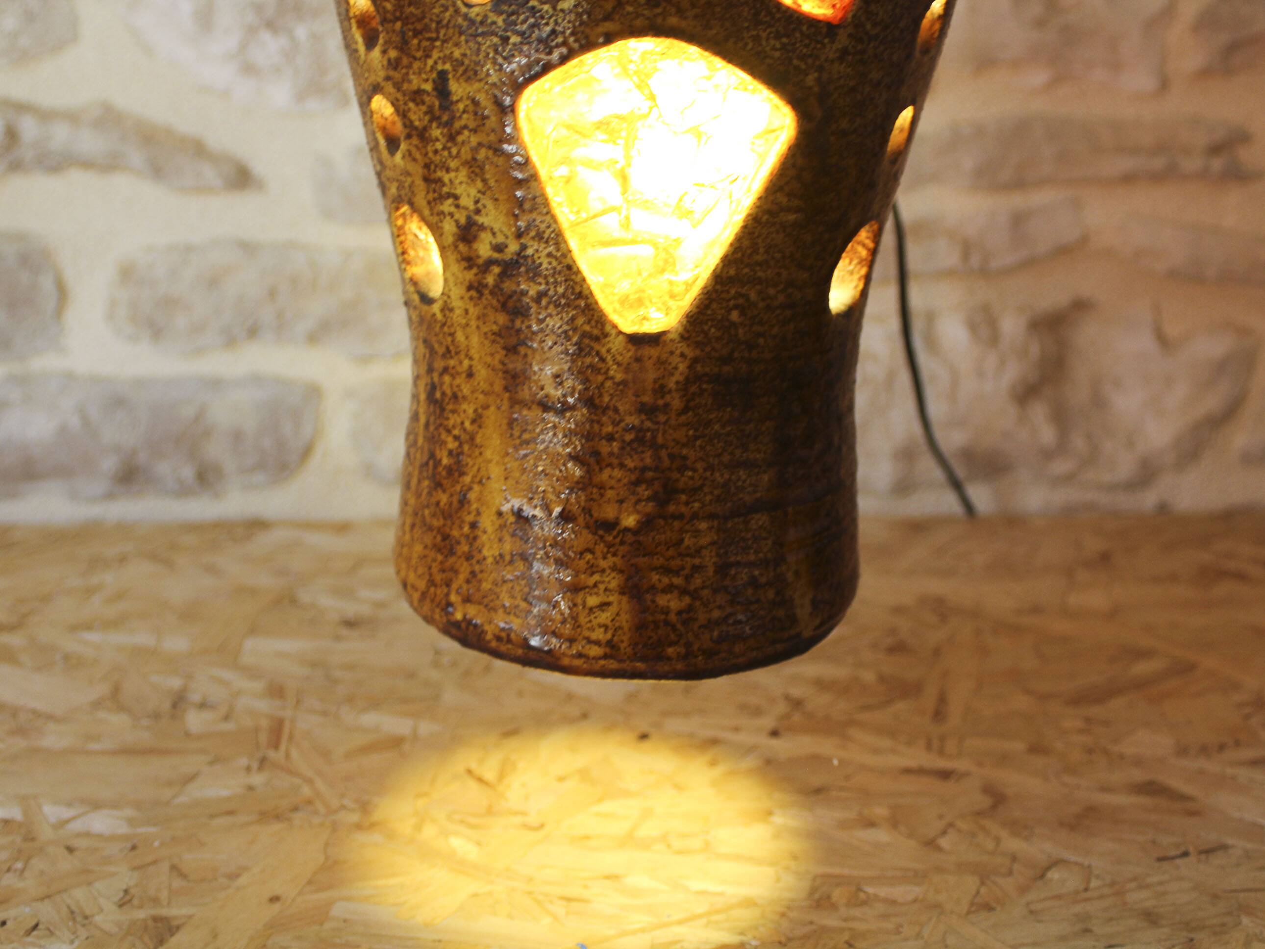 Accolay ceramic and resin pendant light