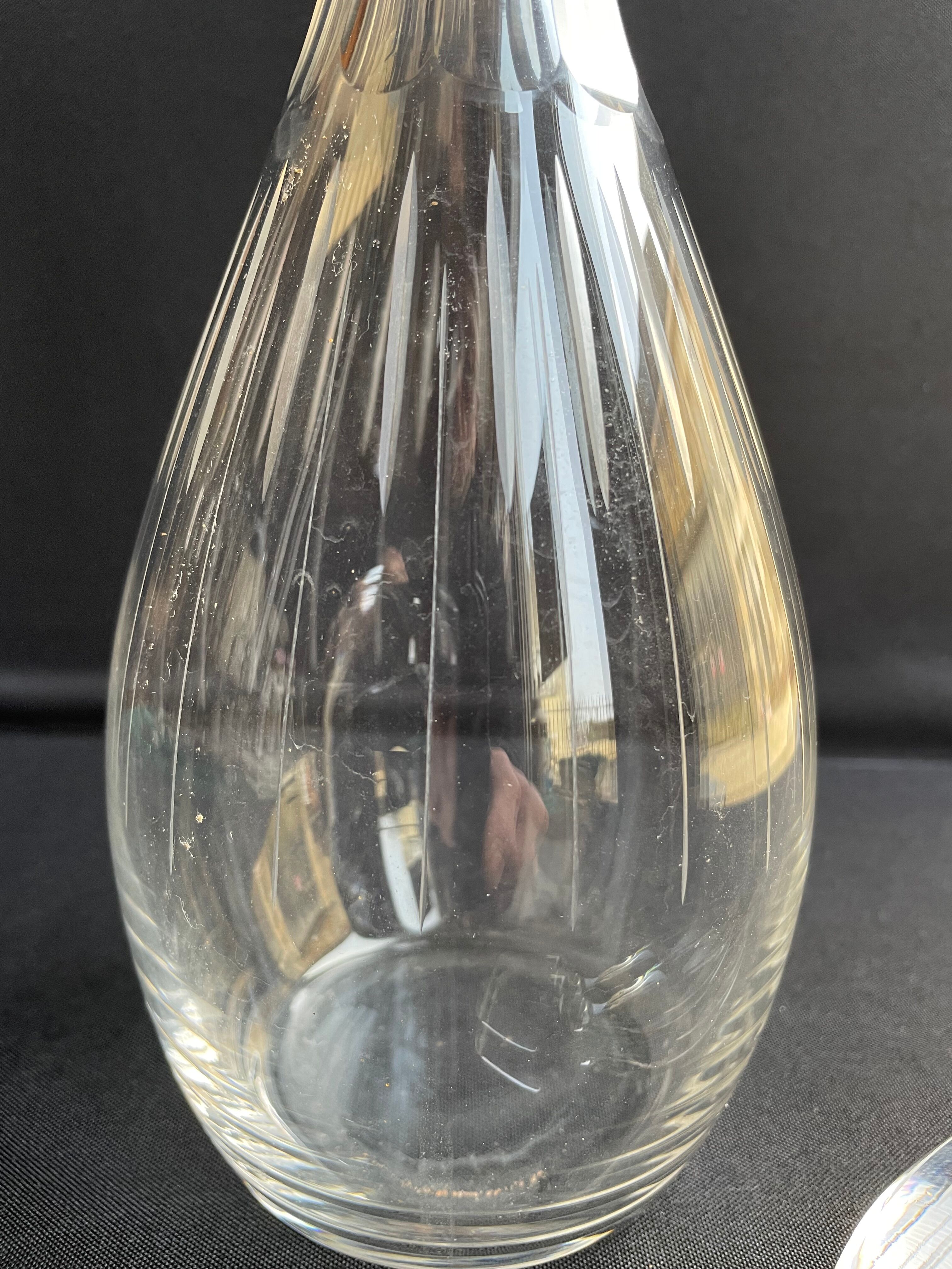 Carafe en cristal soufflé et taillé