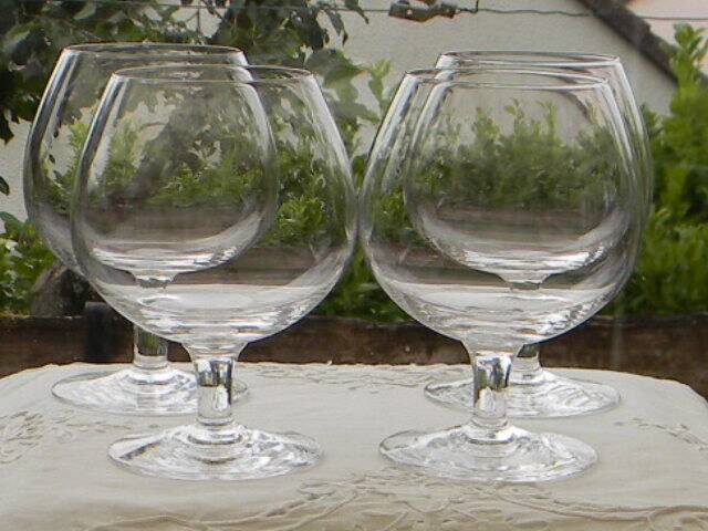 Set of 4 SEVRES crystal cognac glasses.