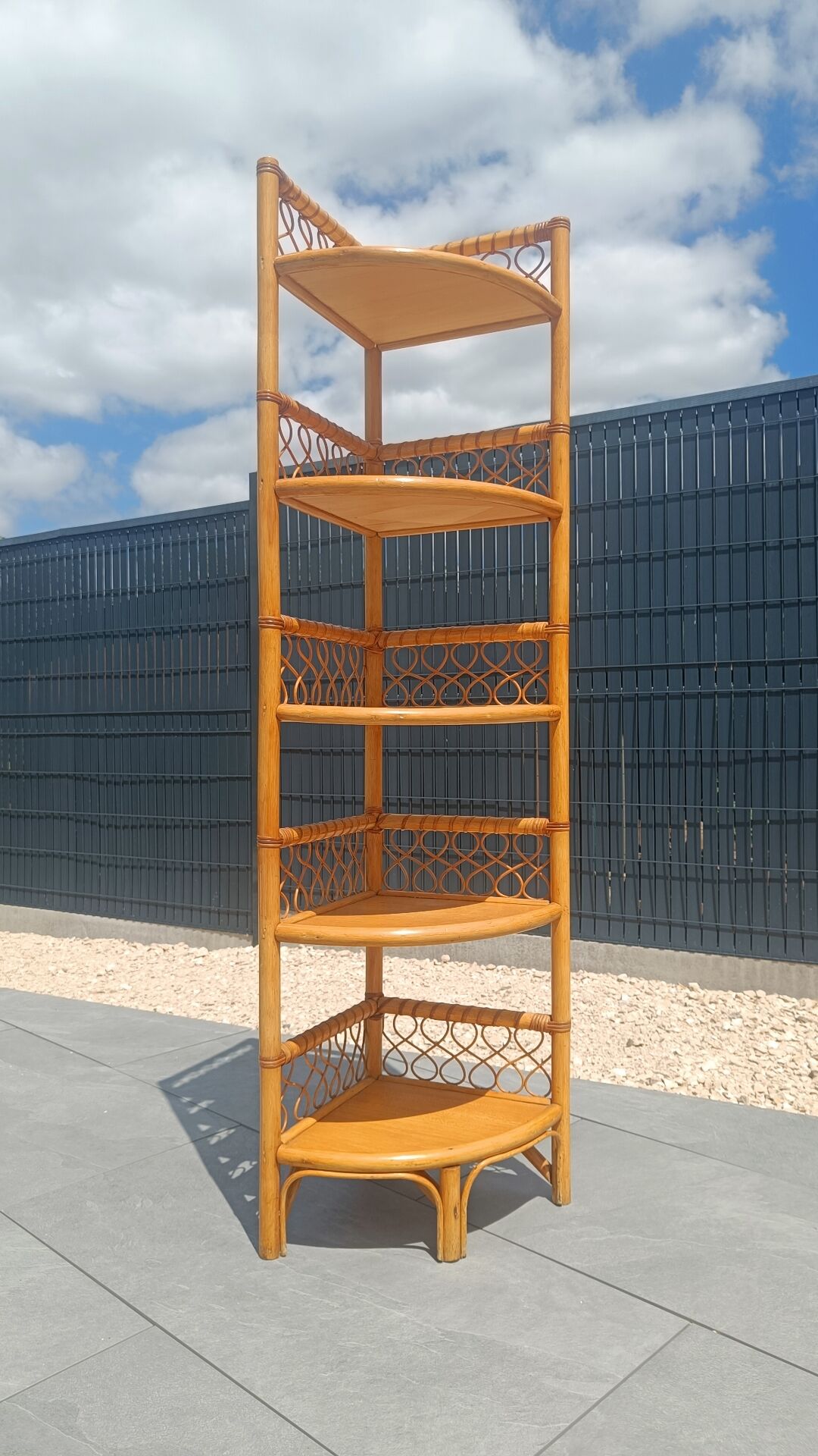 Vintage corner shelf in rattan – 1970s – Exceptional condition