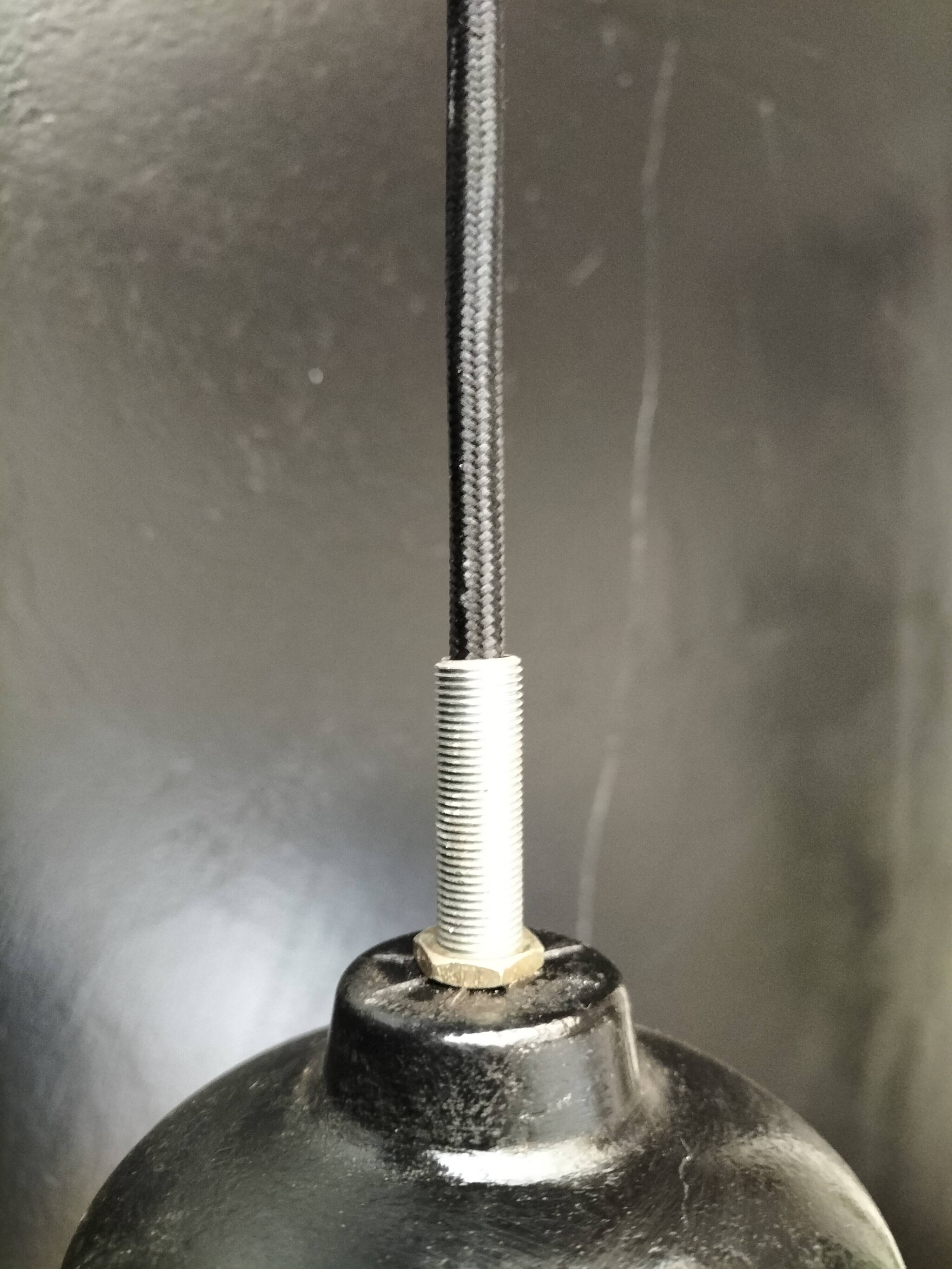 Opaline ball suspension