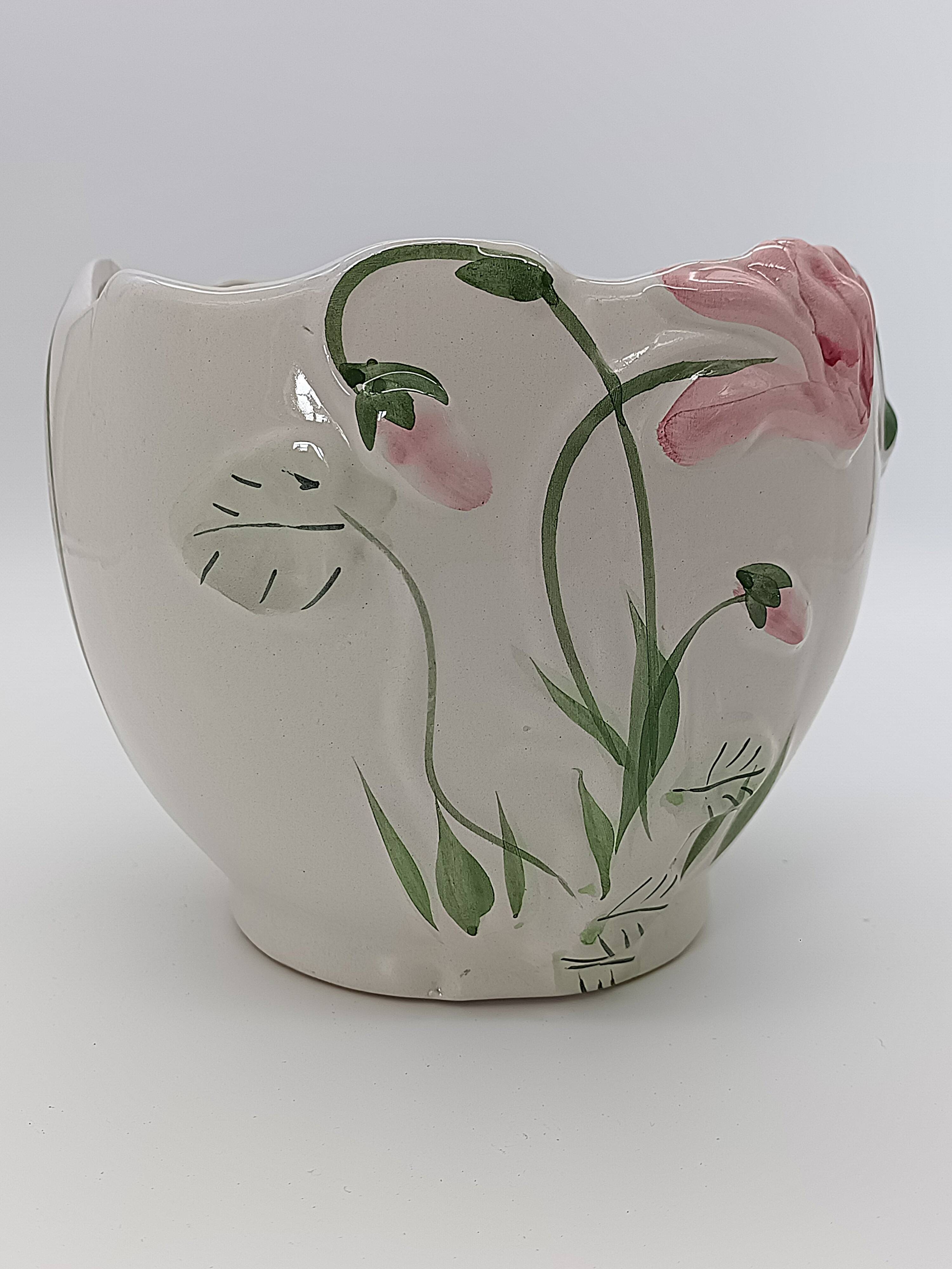 Vintage ceramic cache-pot with floral relief (Barbotine) – Ø 20 cm