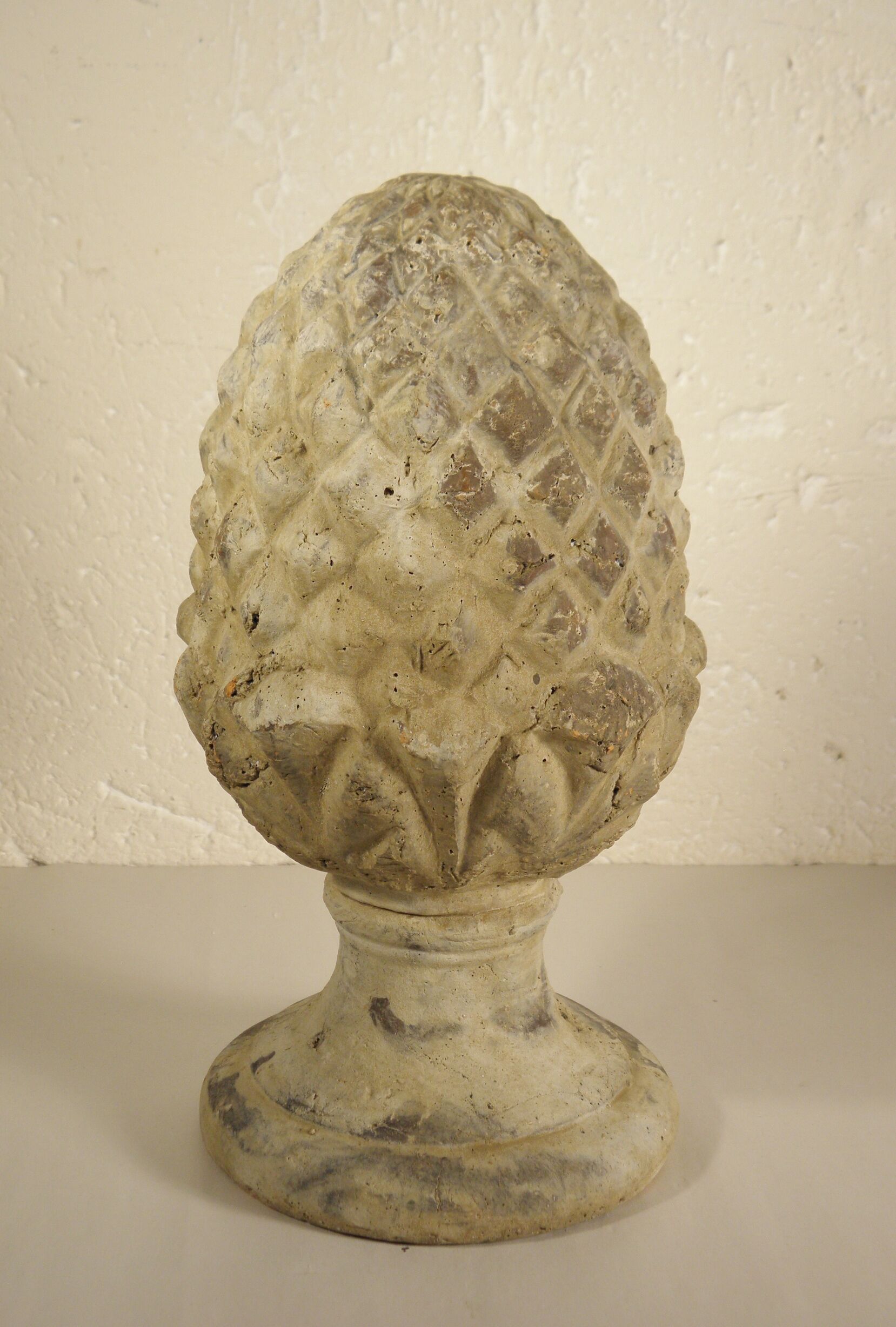 Terracotta pine cone 25 cm