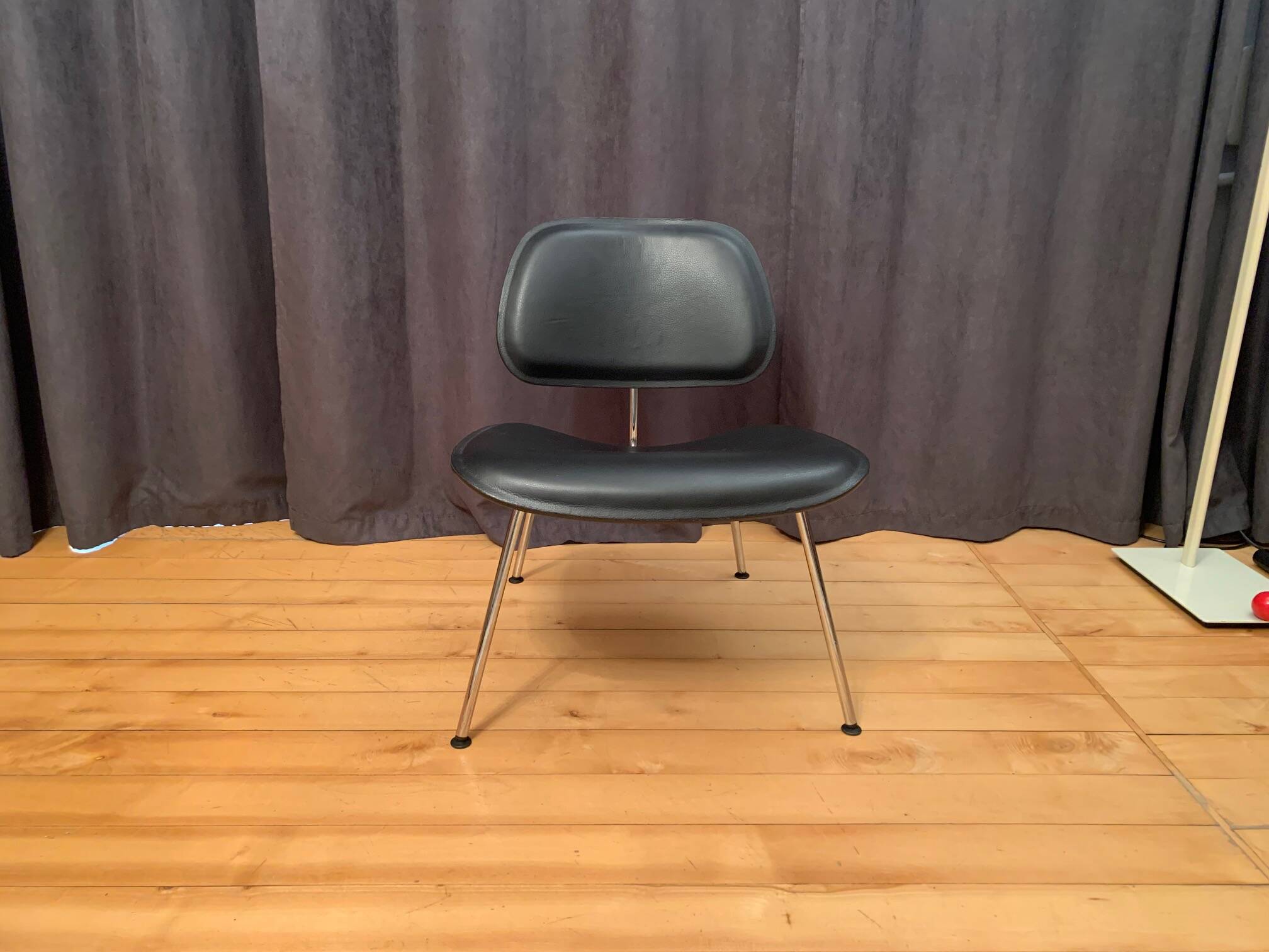 Leather armchair LCM designed by Charles & Ray Eames, Vitra