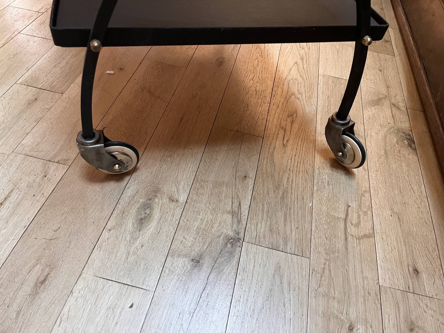 Vintage design black metal and brass rolling dessert trolley – Fully restored