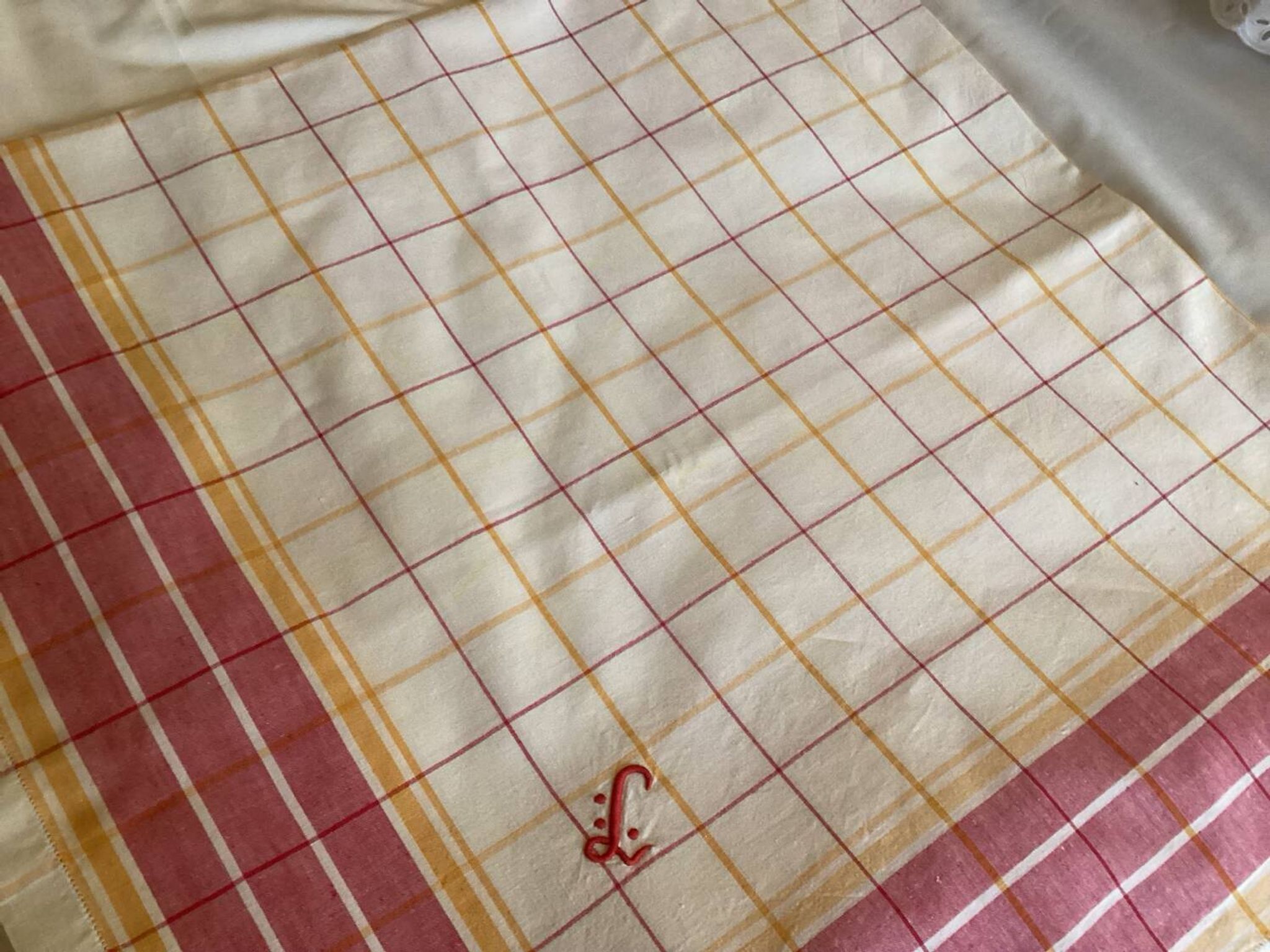 Tablecloth and 6 napkins - vintage