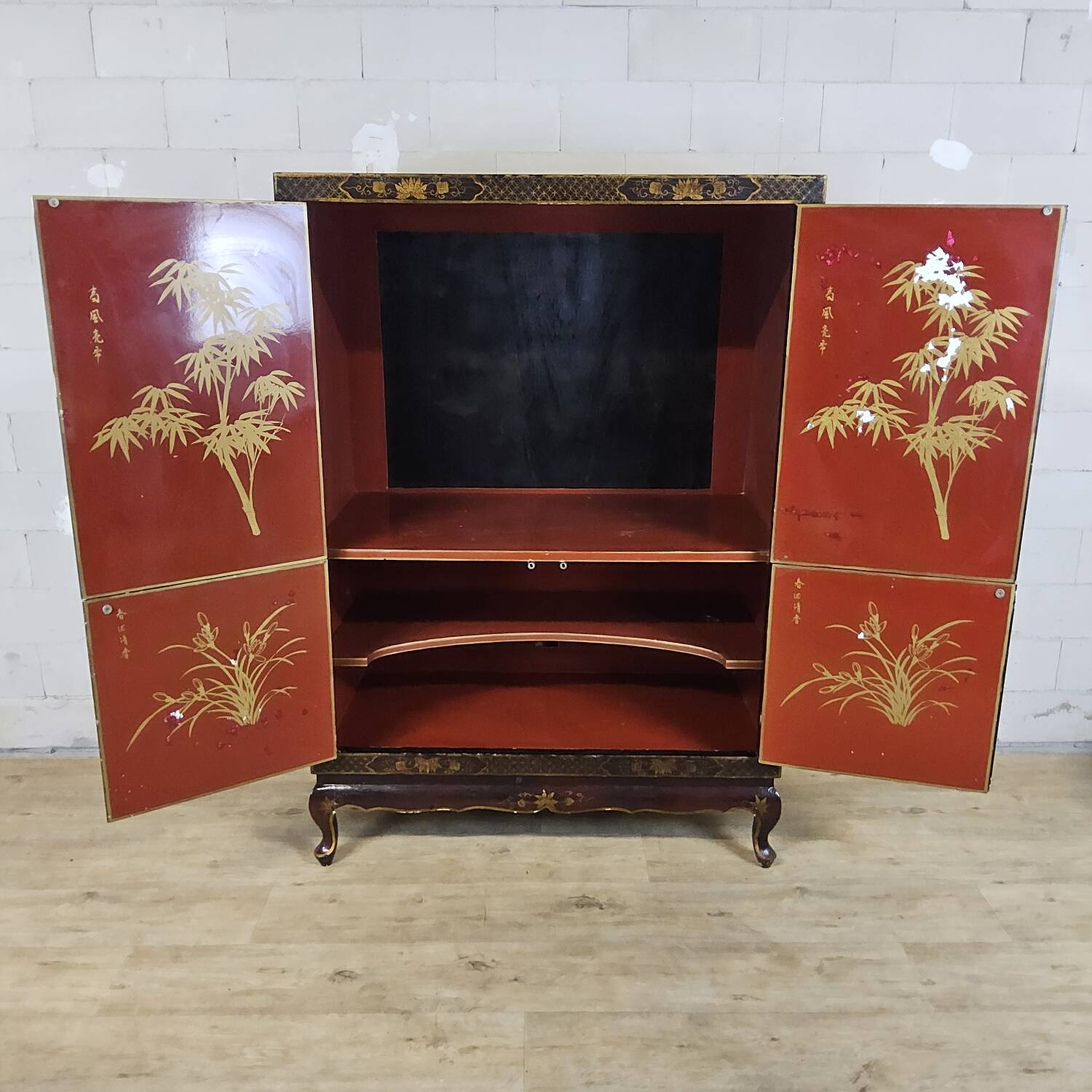Vintage Chinese cabinet (red/gold) traditional scene bohomian