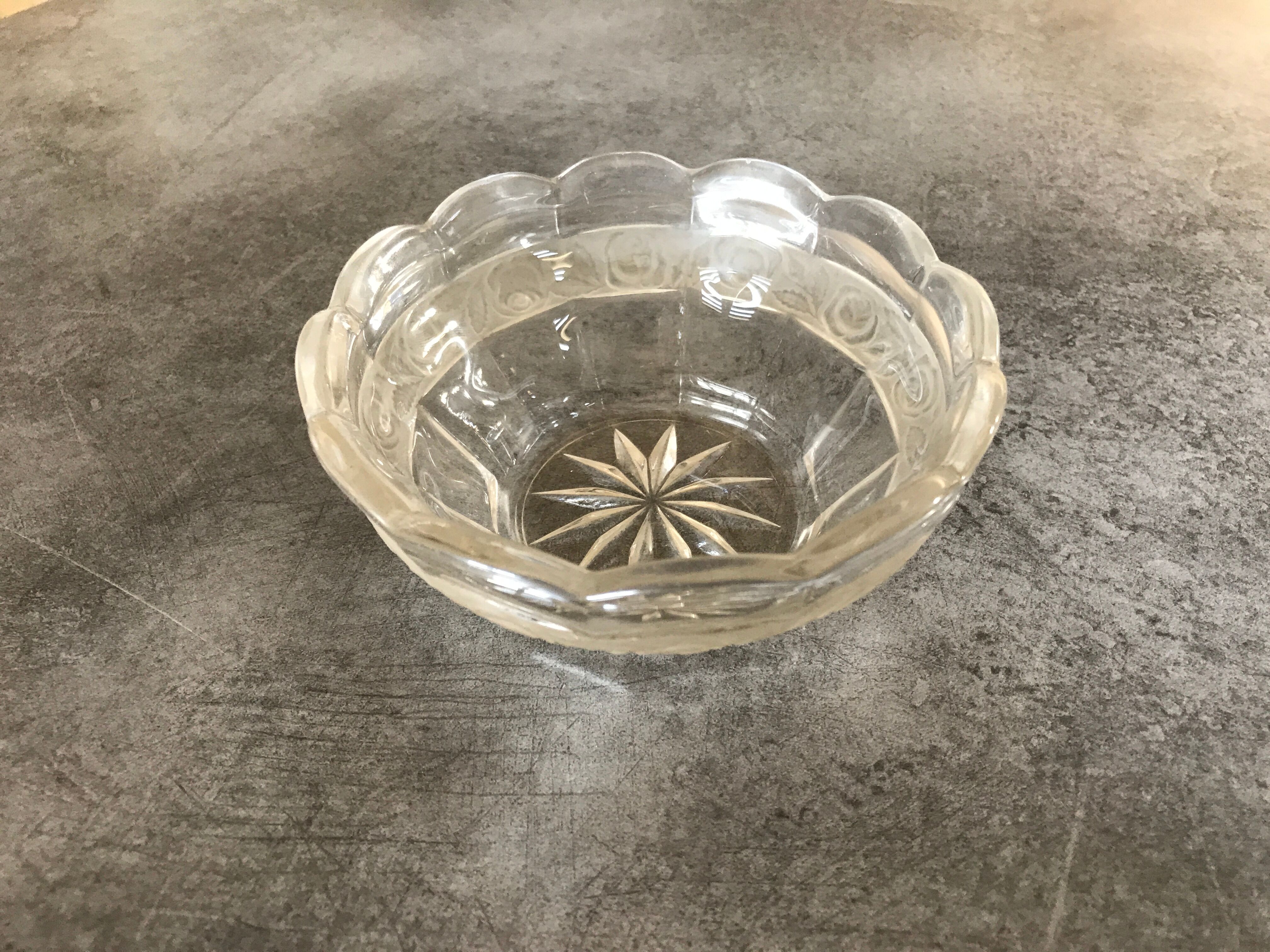 Cup in glass with decoration of frieze floral frosted art deco