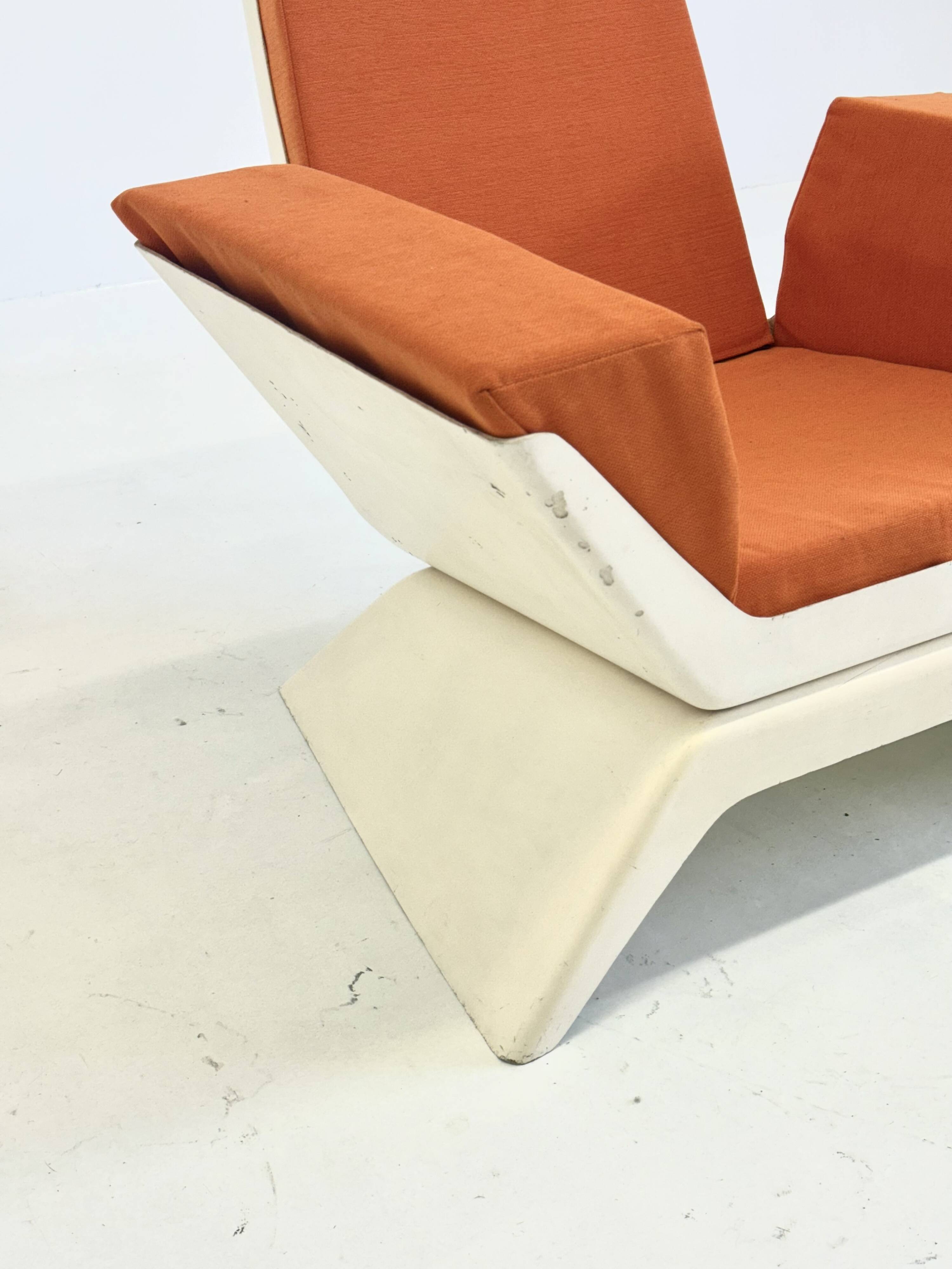 Fauteuil vintage orange Space Age très unique