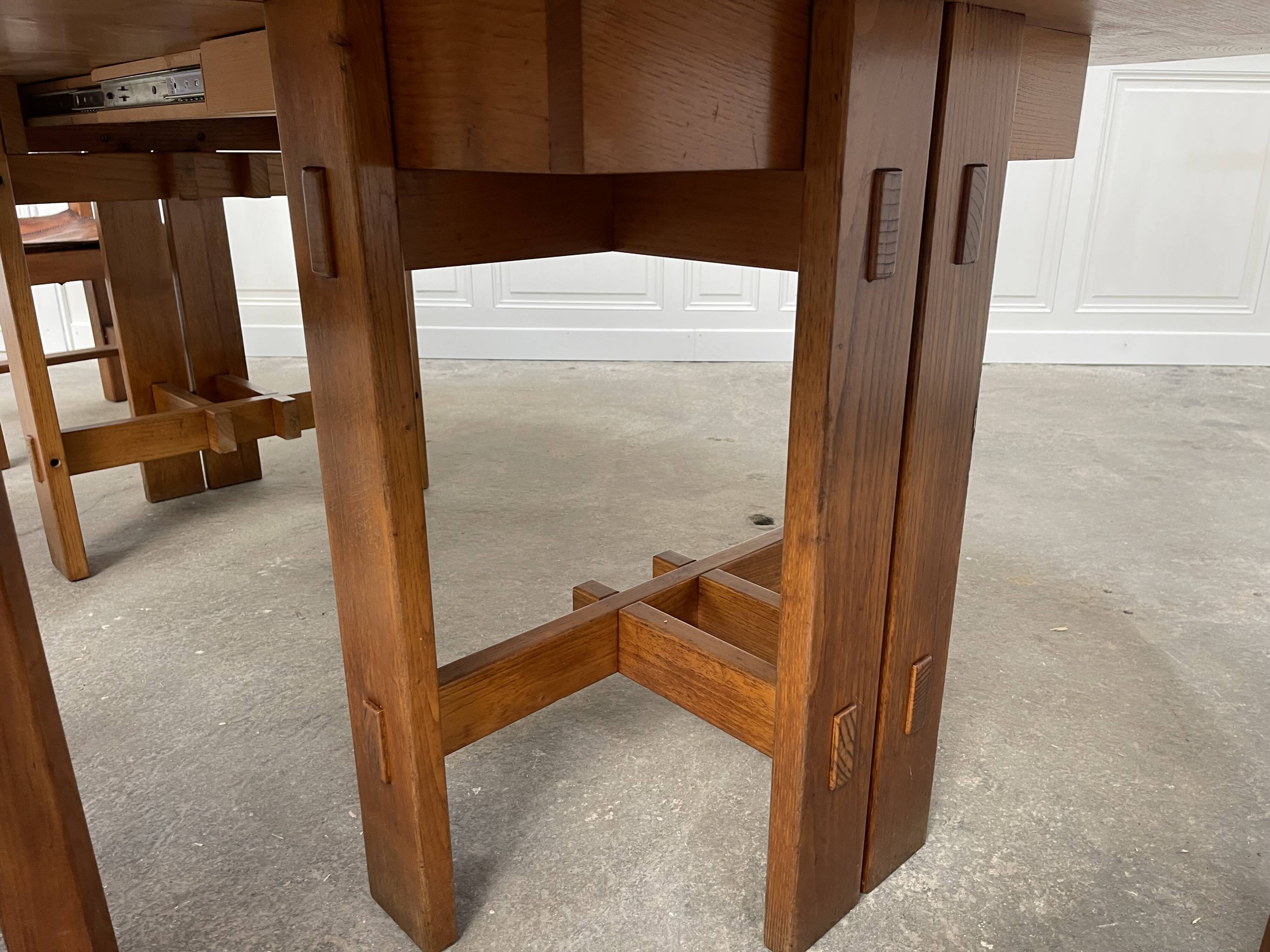 Vintage round table Maison Regain