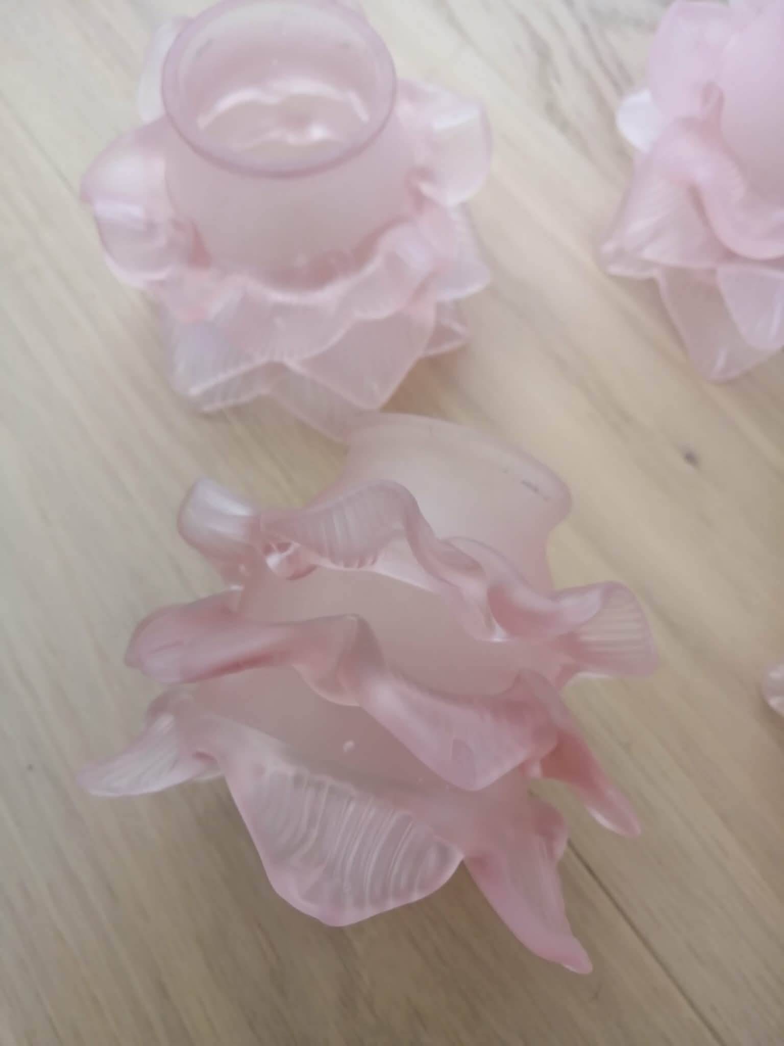 Lot de 4 tulipes roses art déco en pâte de verre