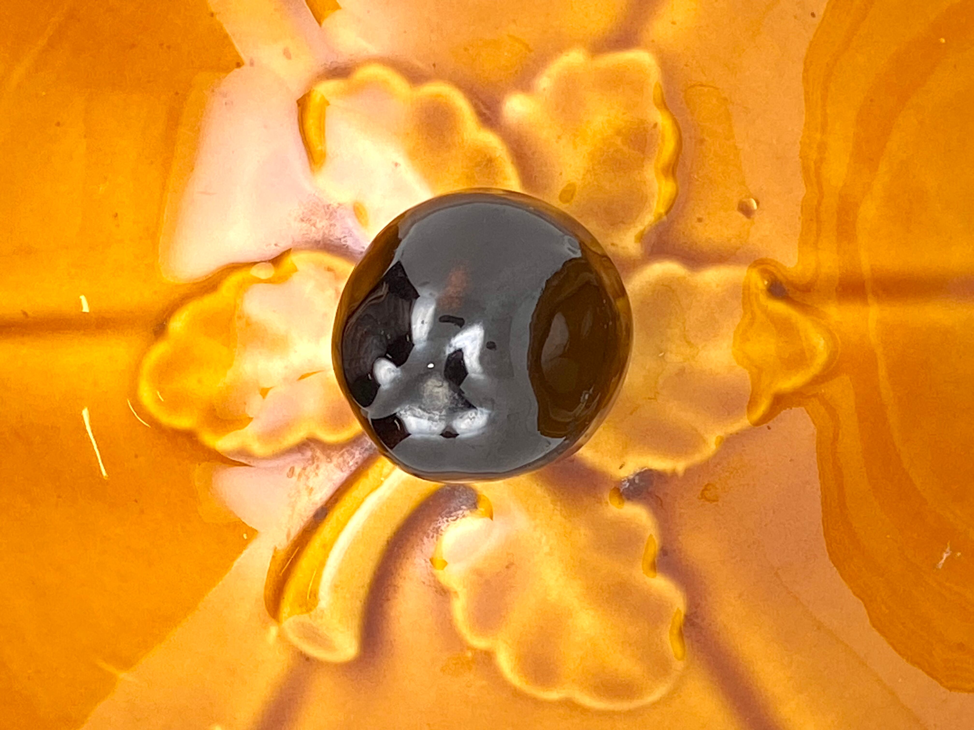 Soup tureen and its dish