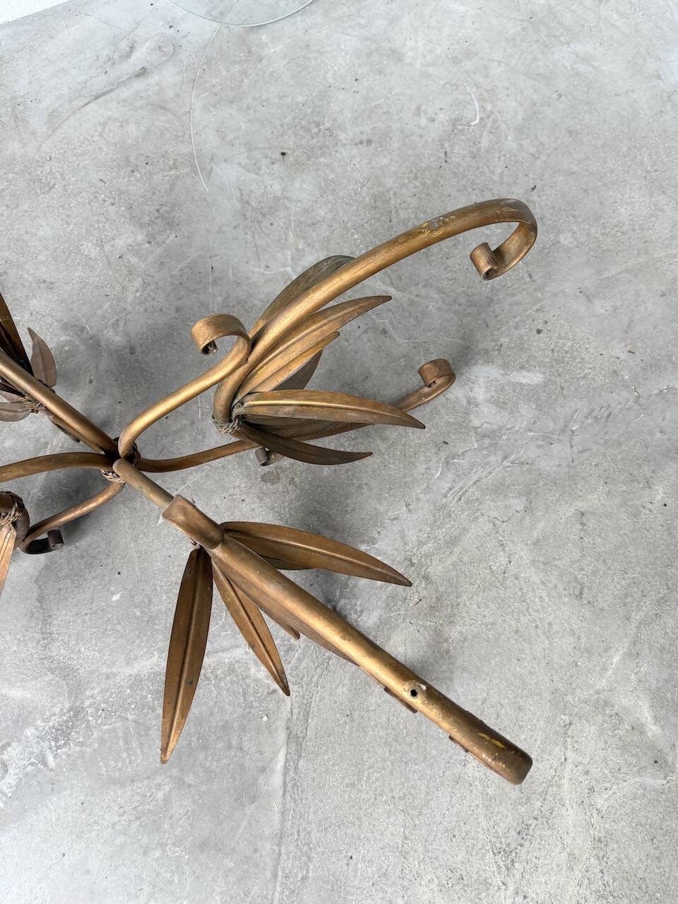 "ear" style coffee table