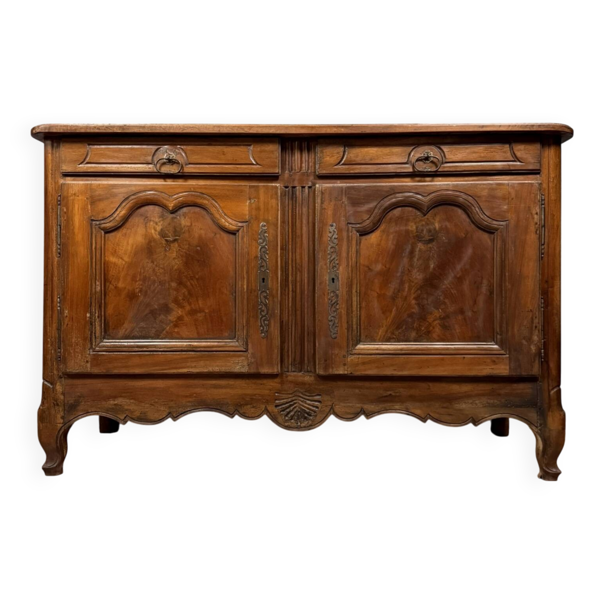 Large Lyonnais Buffet, Louis XV period, in solid walnut, circa 1750