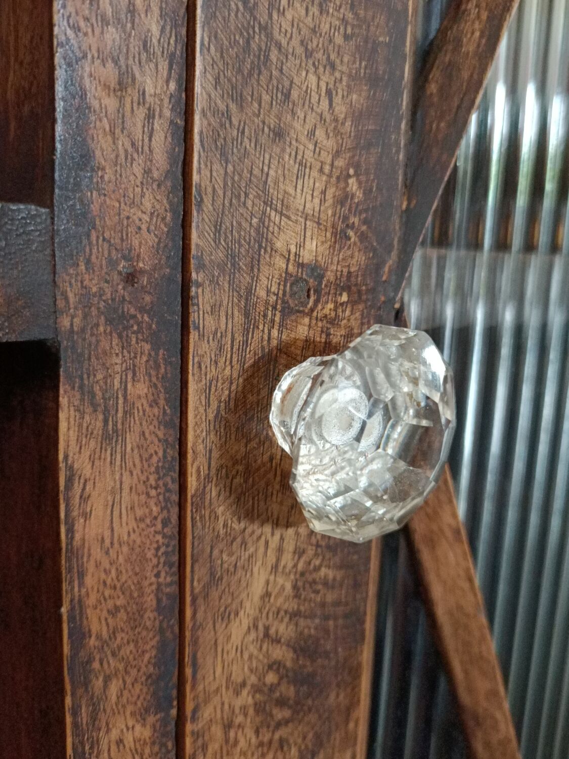 Patinated wall cabinet 2 doors