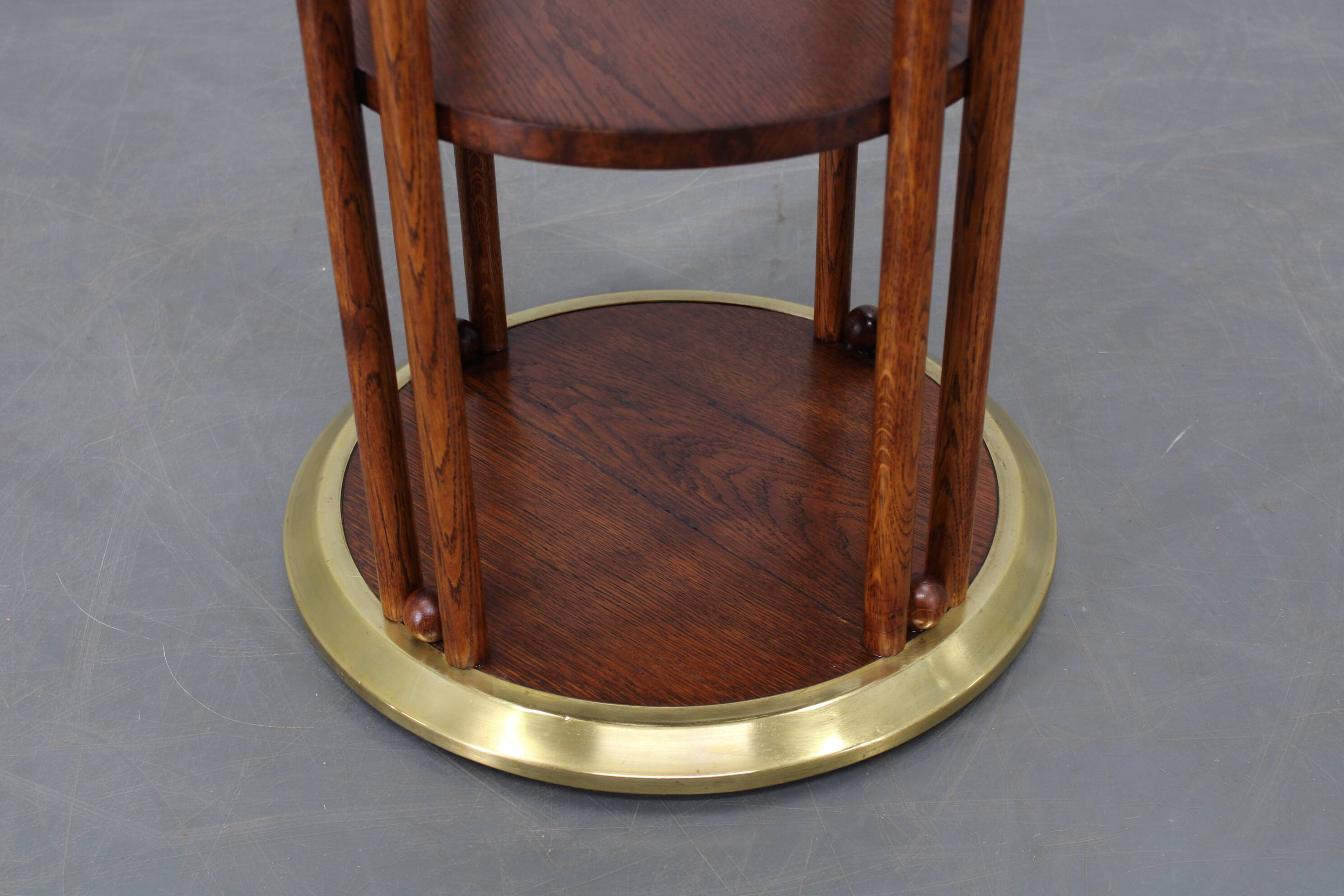 Vienna Secession coffee table in oak and brass, Czechoslovakia, 1920s.