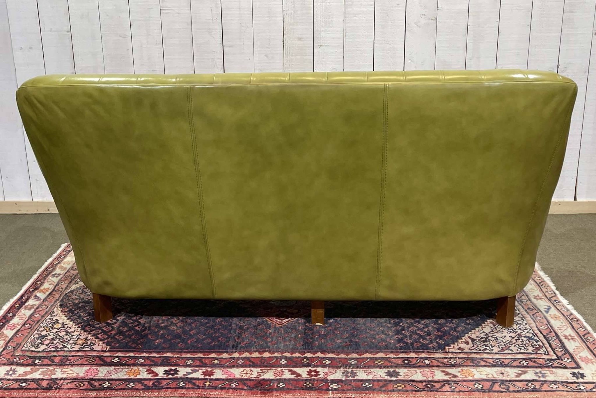 Canapé Chesterfield 3 places en cuir vert olive