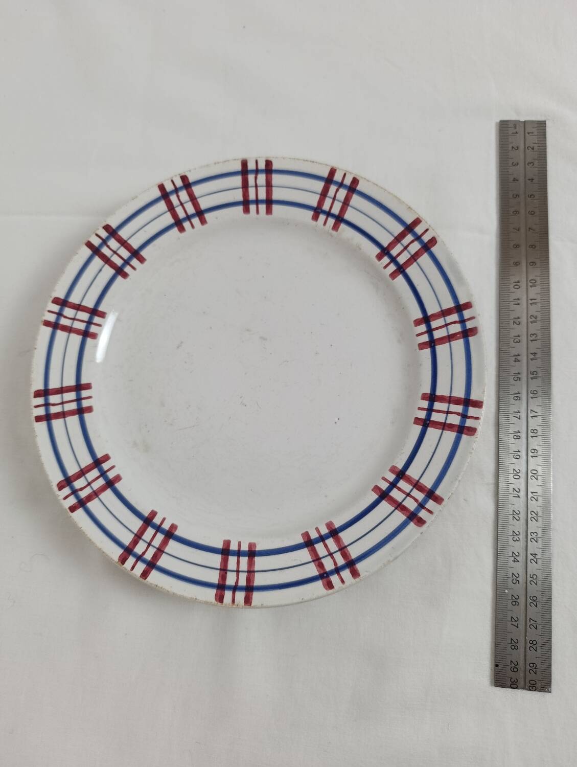 Plate Sarreguemines Poitou