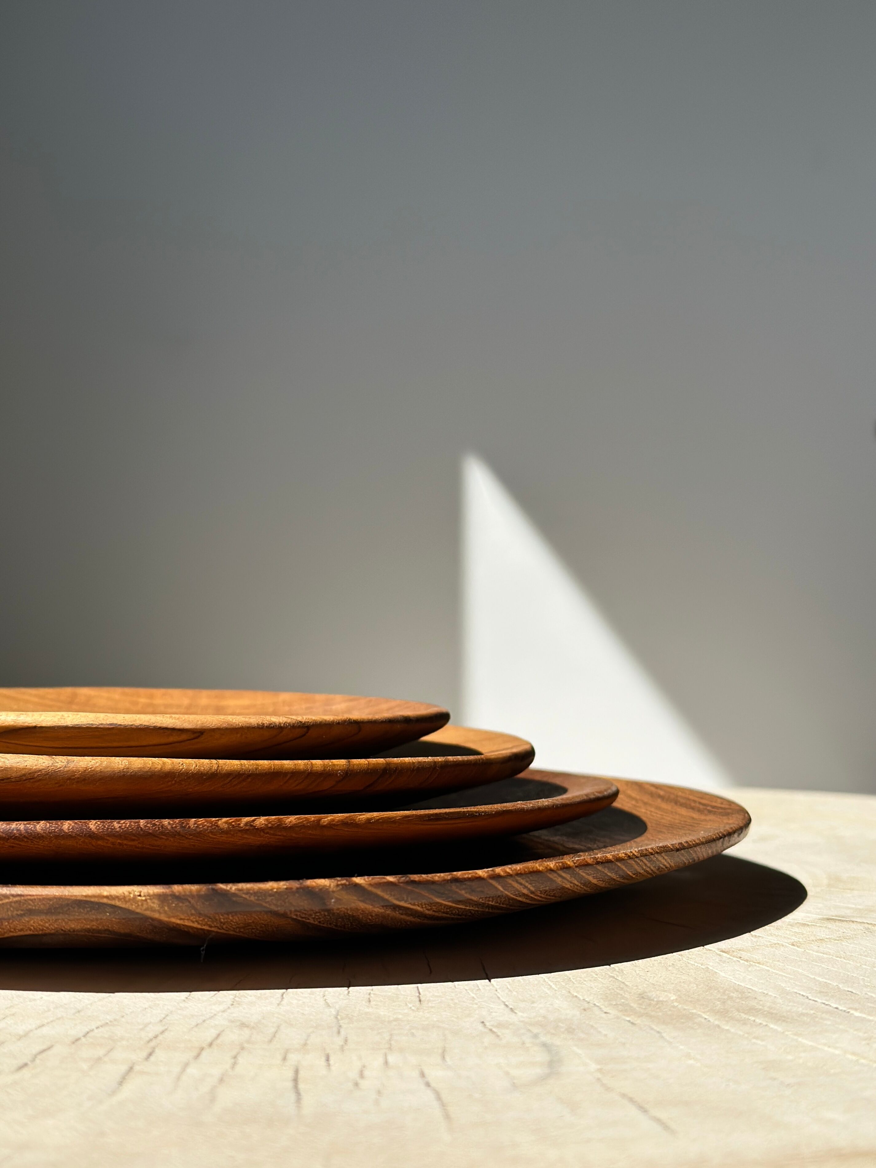 Set of 4 flat monoxyl teak trays