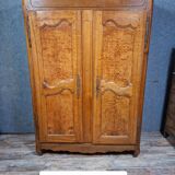 Louis XV wardrobe in solid walnut, 18th century.
